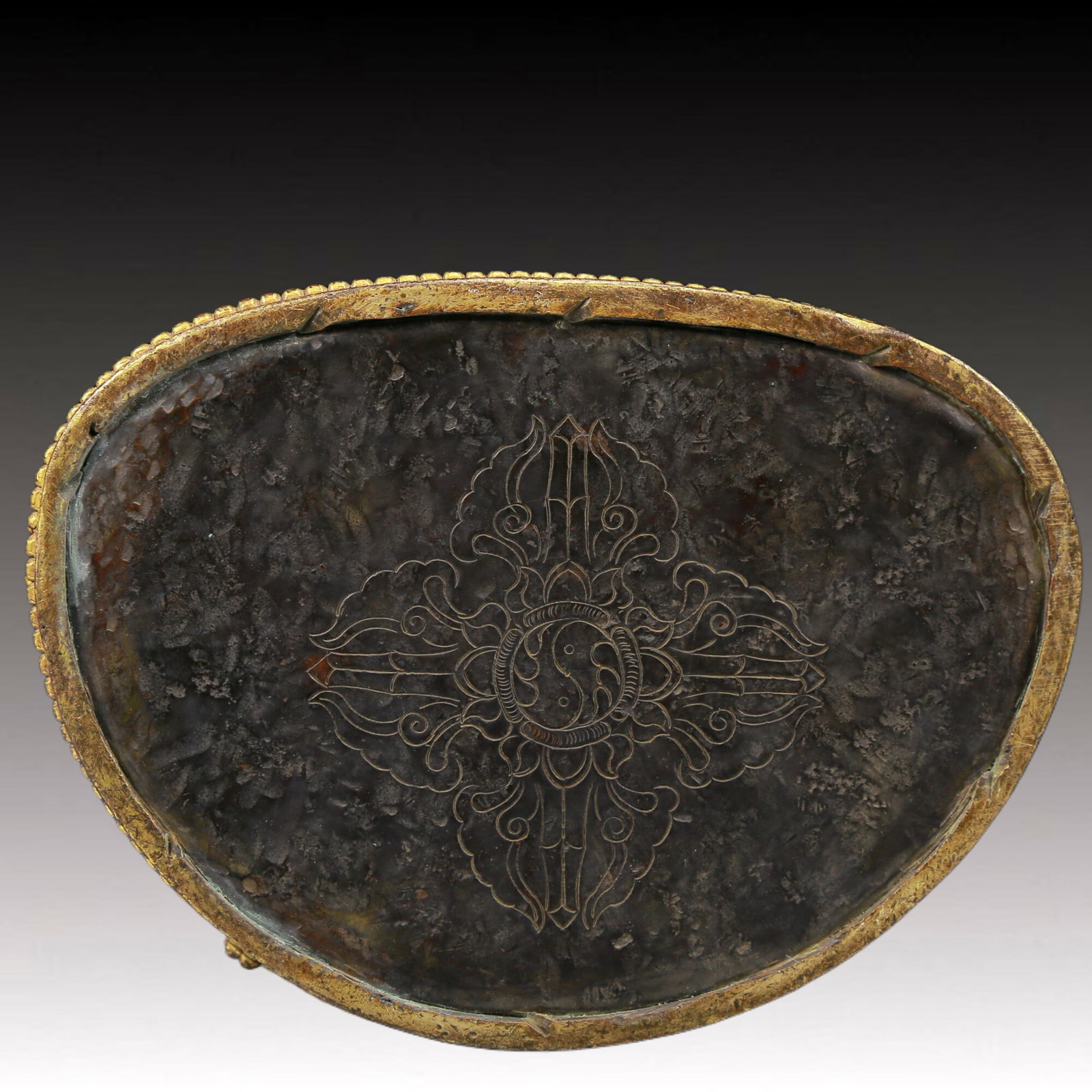 A solemn gilt bronze Vajra statue - 9