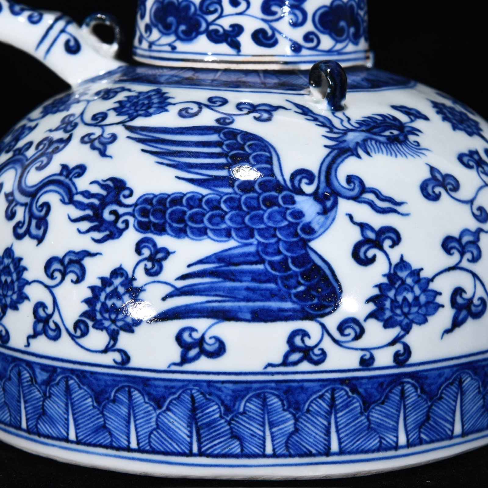 A Rare Blue and White Phoenix Pattern Ewer - 7