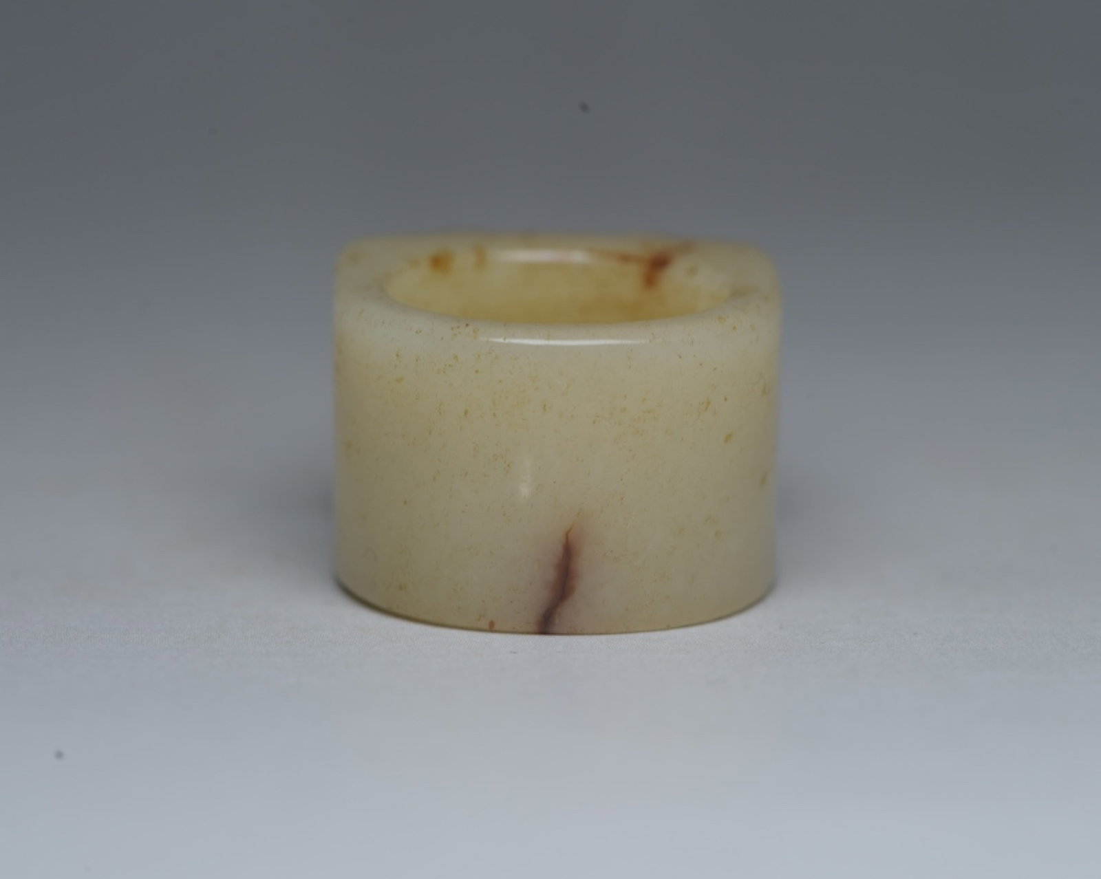 An Exquisite White Jade Beast-Face Pattern Thumb Ring - 2