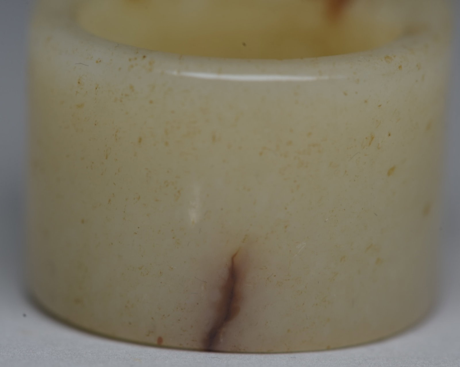 An Exquisite White Jade Beast-Face Pattern Thumb Ring - 9