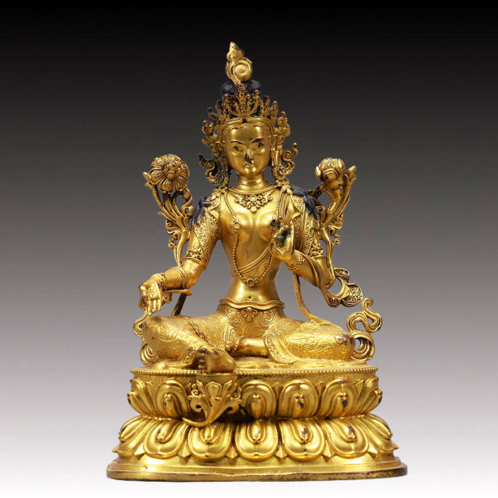 A Solemn Gilt Bronze Green Statue of Tara: A Solemn Gilt Bronze Green Statue of Tara ,Ming Dynasty, China,Size:5.5inx3.5inx8.7inWeight:1250g 铜鎏金绿度母像,中国明代
