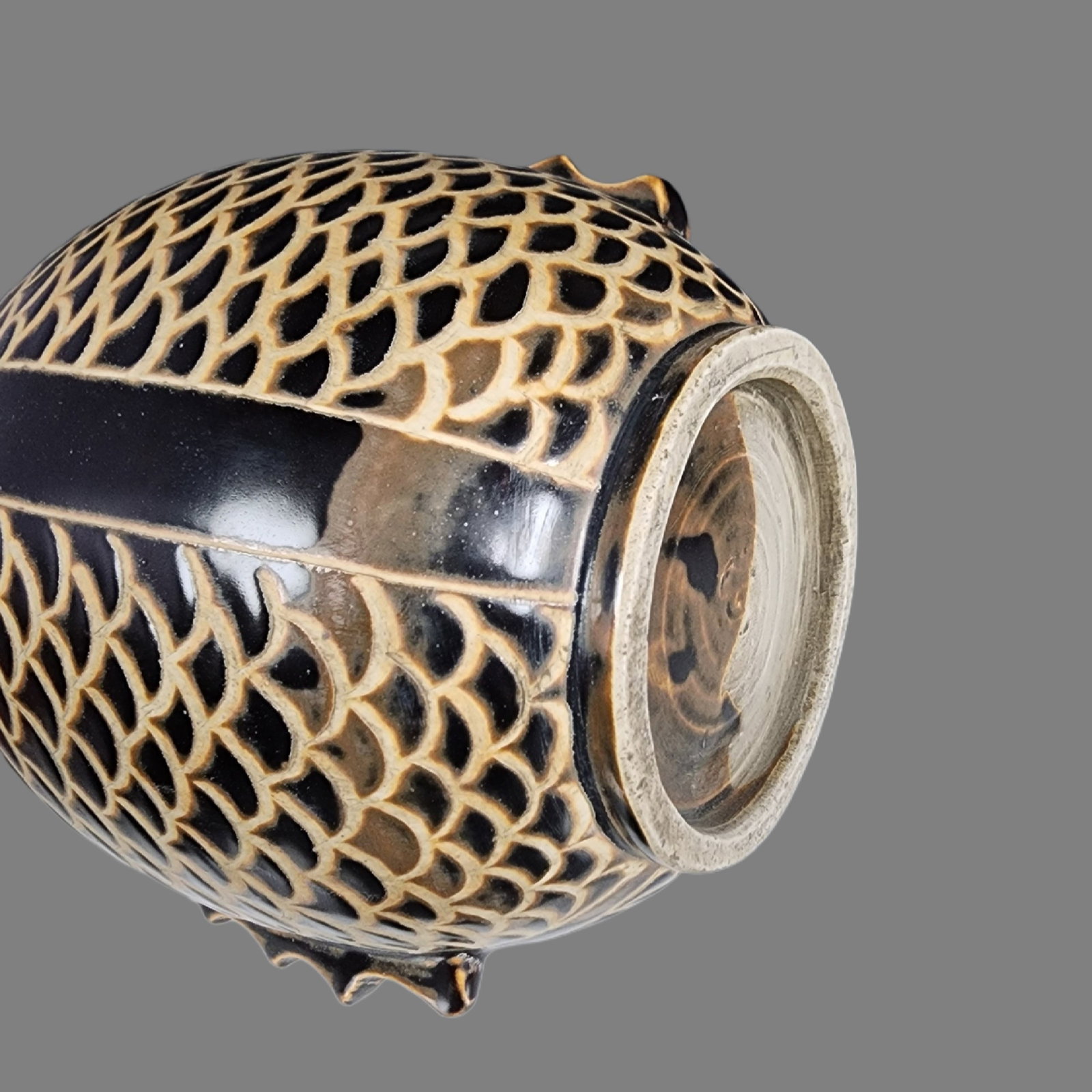 An Exquisite Ding yao Fish Pattern Vase - 8