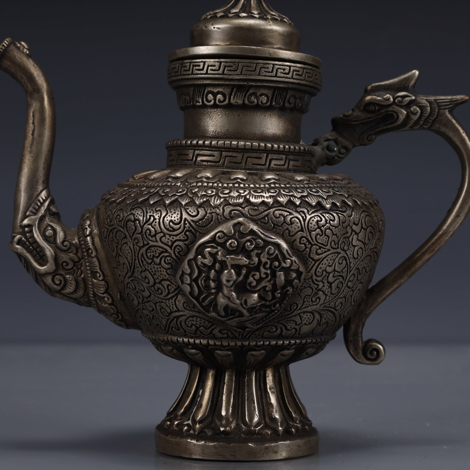 An Exquisite Silver-Plated Bronze Figure Pattern Ewer - 3