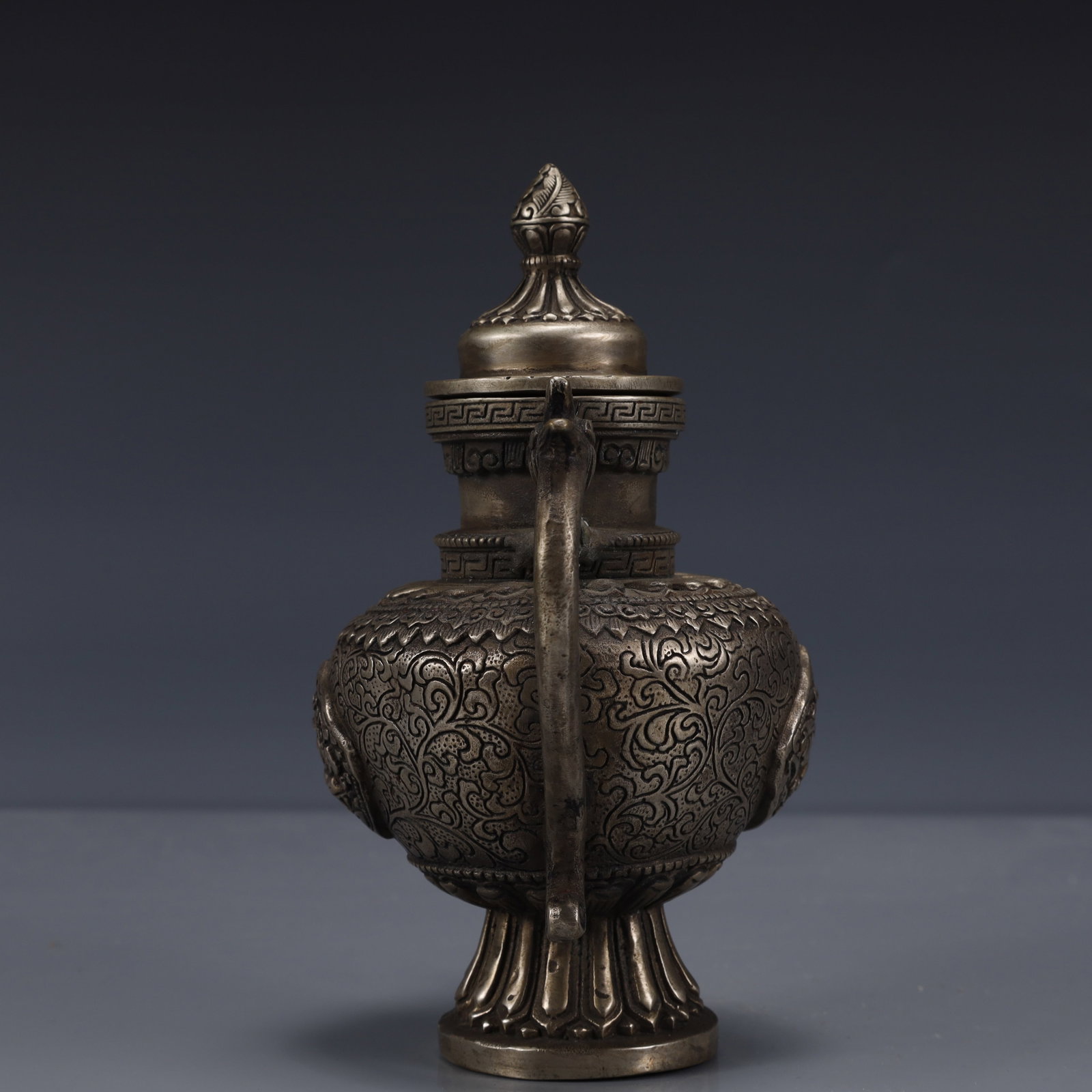 An Exquisite Silver-Plated Bronze Figure Pattern Ewer - 9