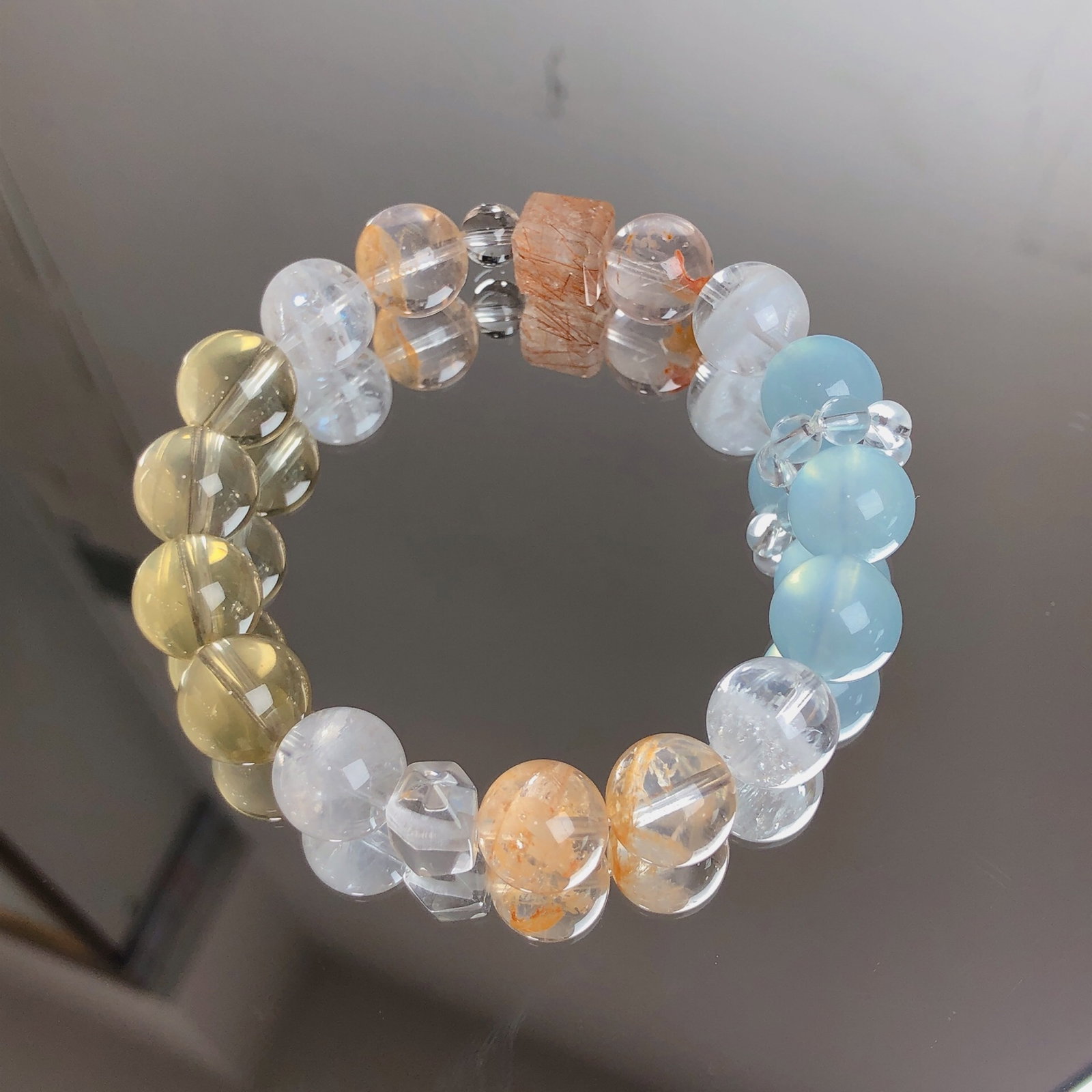 An Exquisite Crystal Bracelet - 2