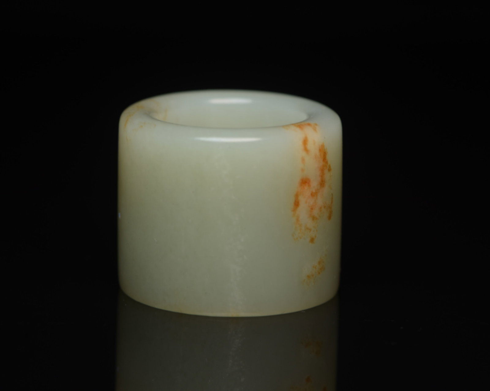 An Exquisite White Jade Thumb Ring - 2