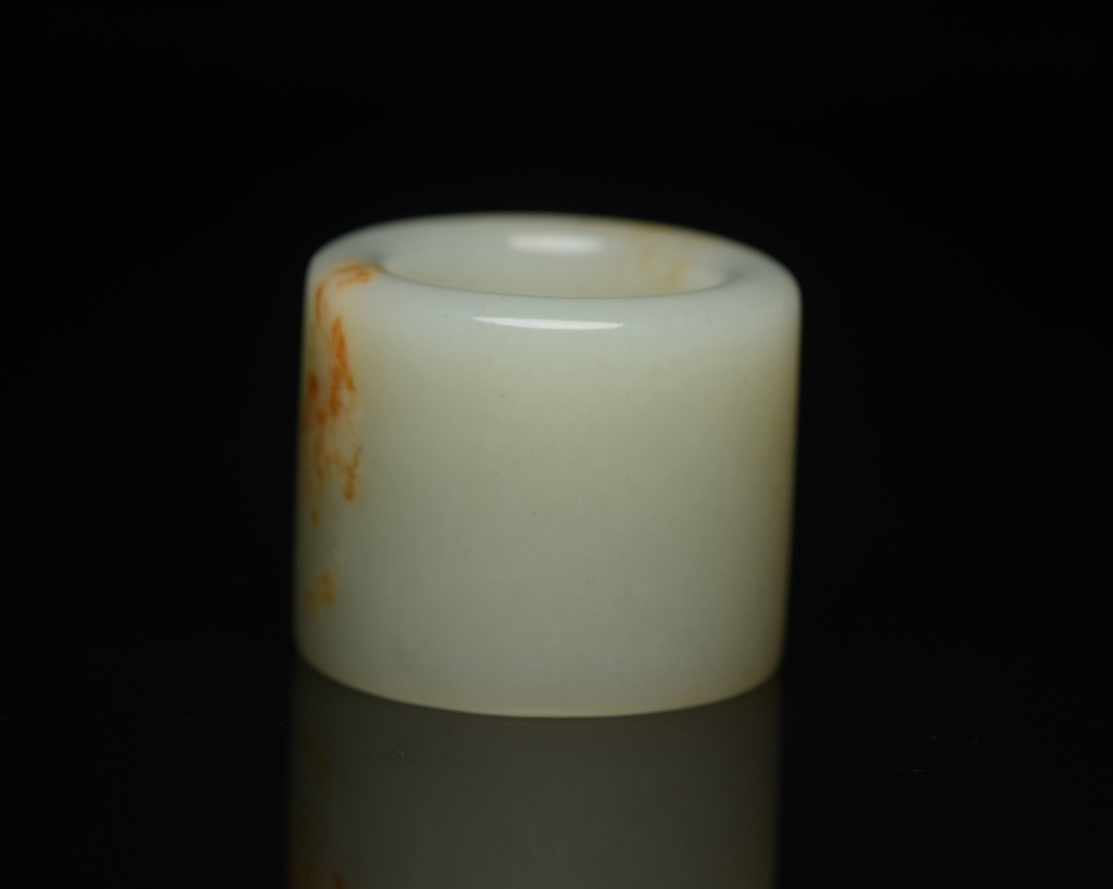 An Exquisite White Jade Thumb Ring - 3