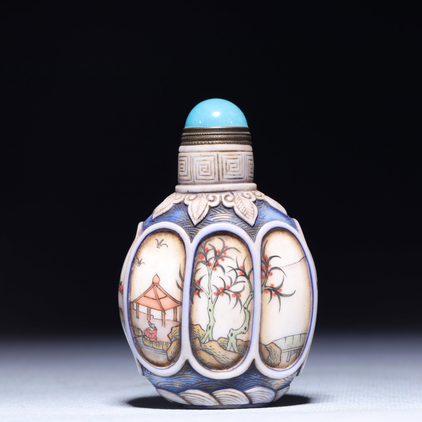 An Exquisite Glass Landscape and Figure Pattern Snuff Bottle: An Exquisite Glass Landscape and Figure Pattern Snuff Bottle,Qing Dynasty,China,Size:2inx1inx3in,Weight:53.8g 琉璃山水人物纹鼻烟壶,中&