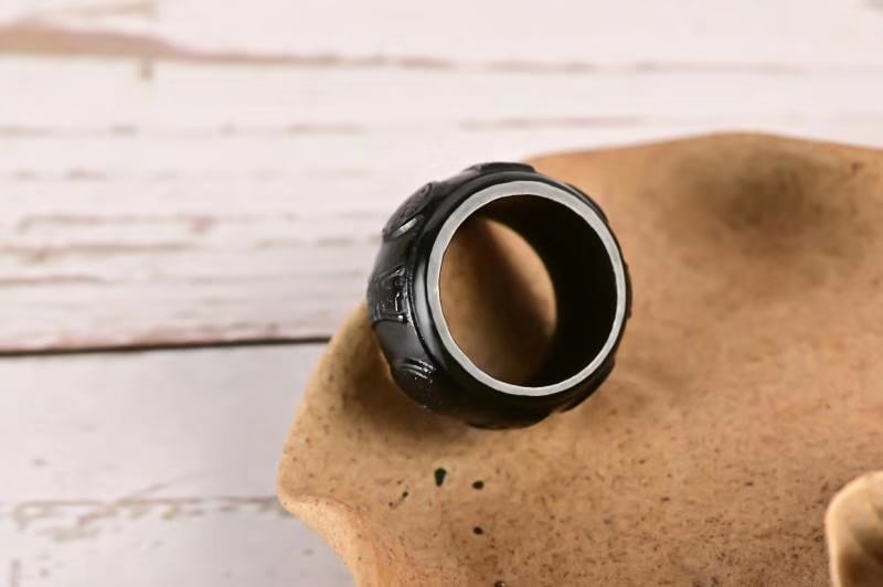 An Exquisite Cyan jade Bats and Peach Pattern Ring: An Exquisite Cyan jade Bats and Peach Pattern Ring 青玉福寿纹戒指