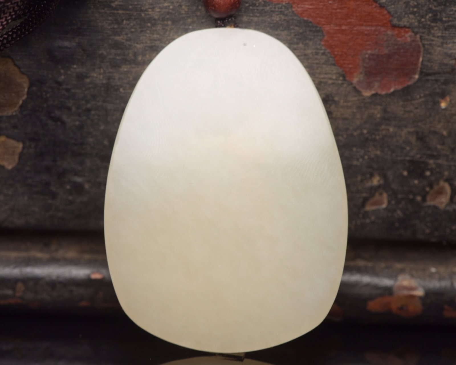 An Exquisite White Jade Beast Pattern Pendant - 2