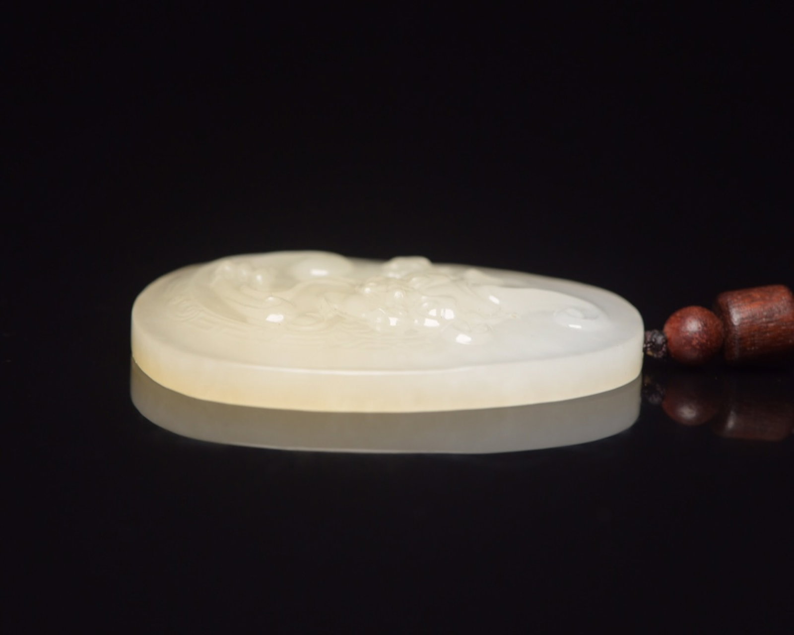 An Exquisite White Jade Beast Pattern Pendant - 3