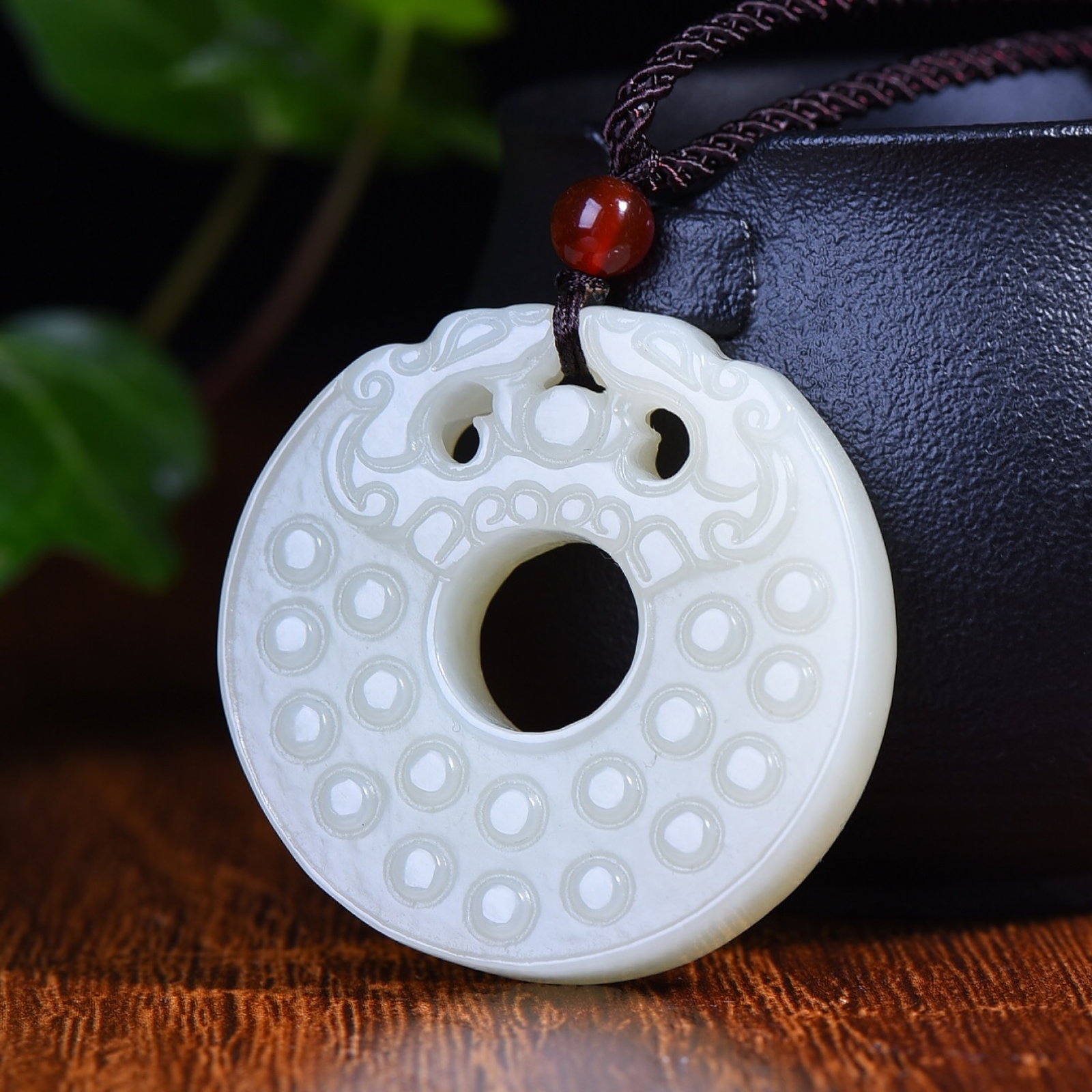 An Exquisite White Jade Dragon Pattern Pendant - 3
