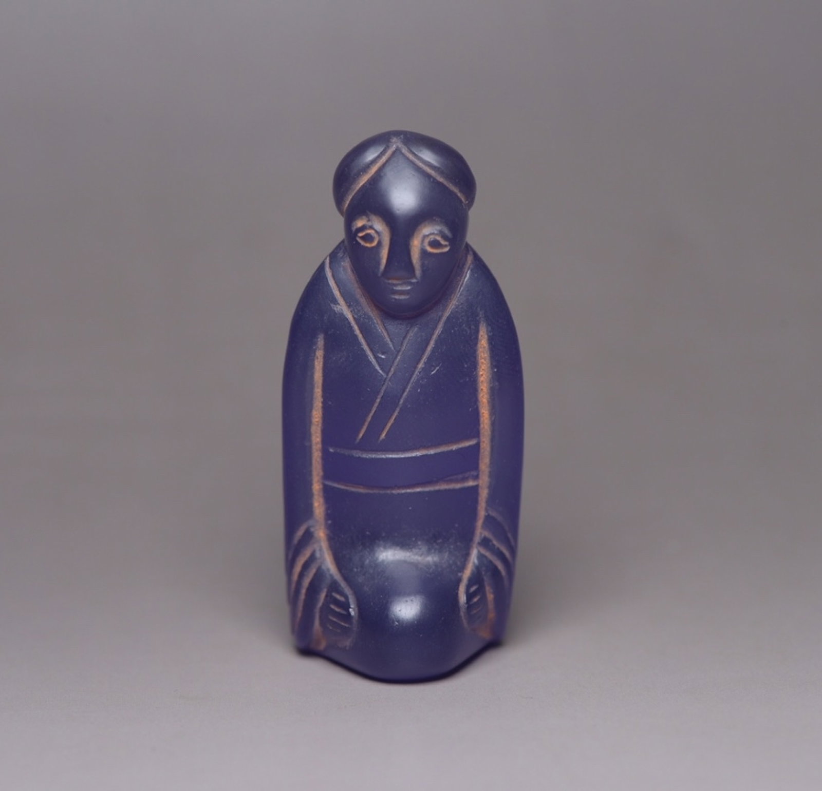 An Exquisite Agate Figure Ornament: An Exquisite Agate Figure Ornament,Qing Dynasty,China,Size:2.2inx1.3inx1in,Weight:103g 玛瑙人物摆件,中国清代