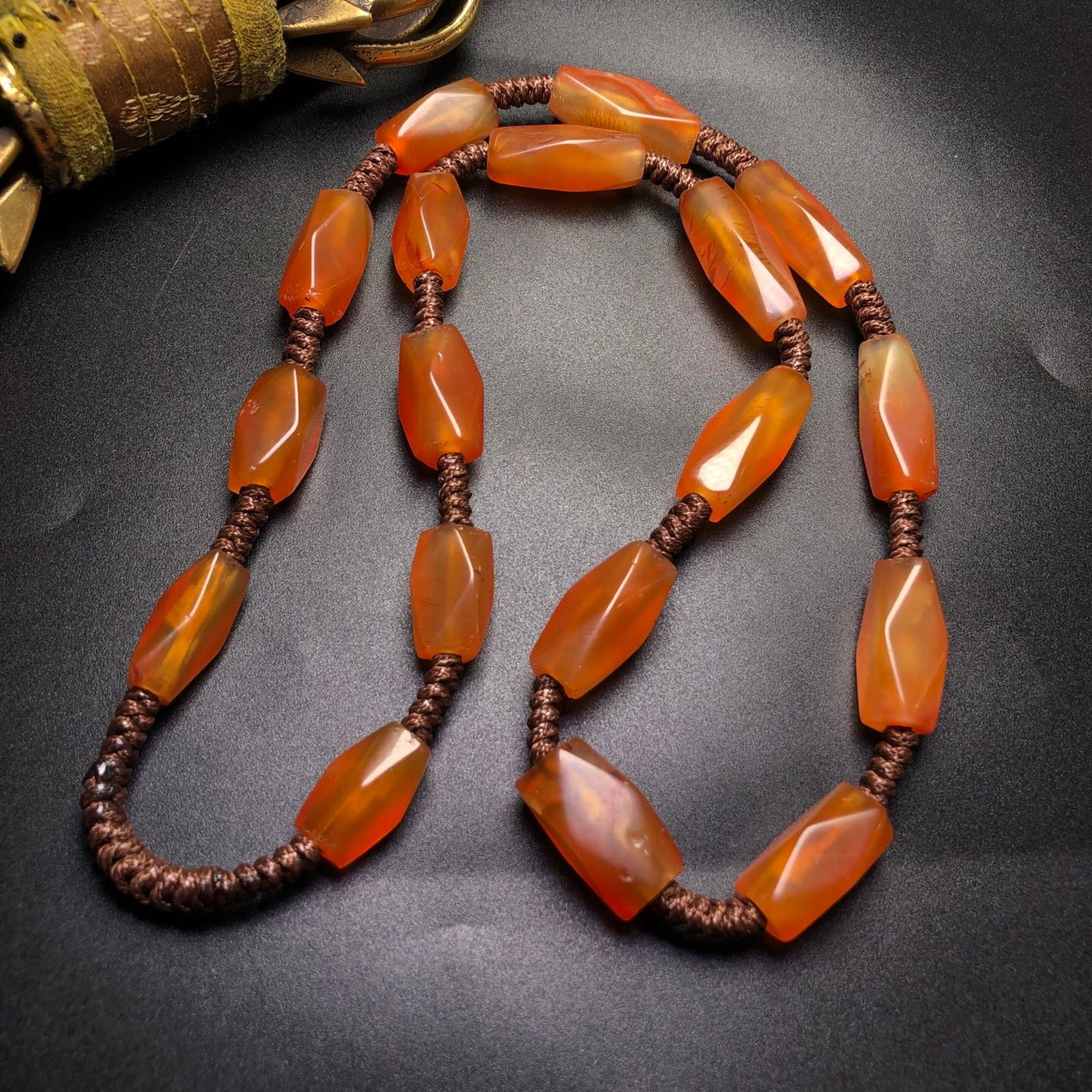 A Precious Agate Necklace - 2