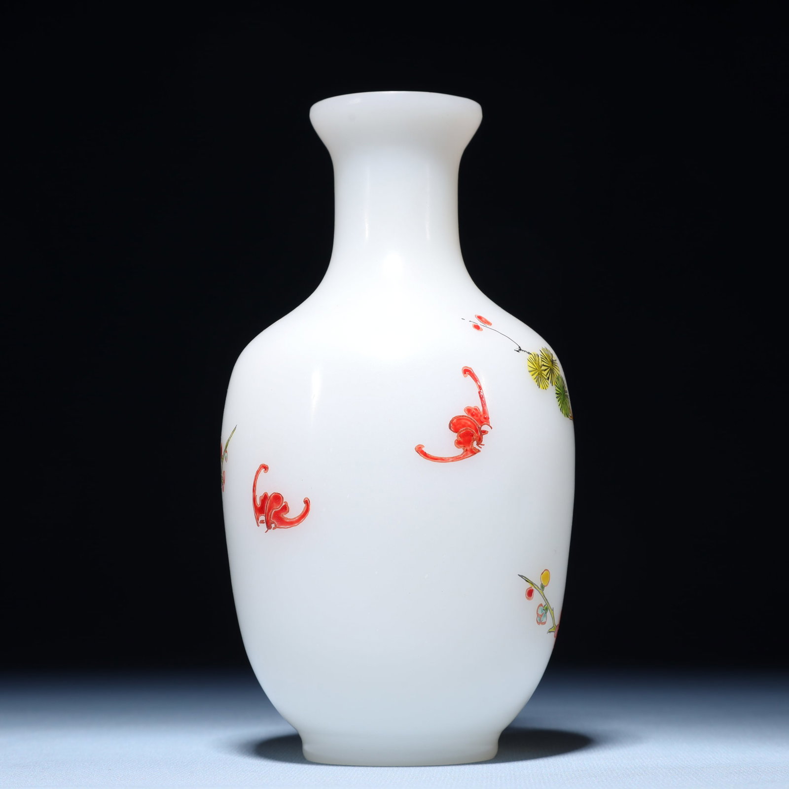 An Exquisite Glass Flower Pattern Vase - 5