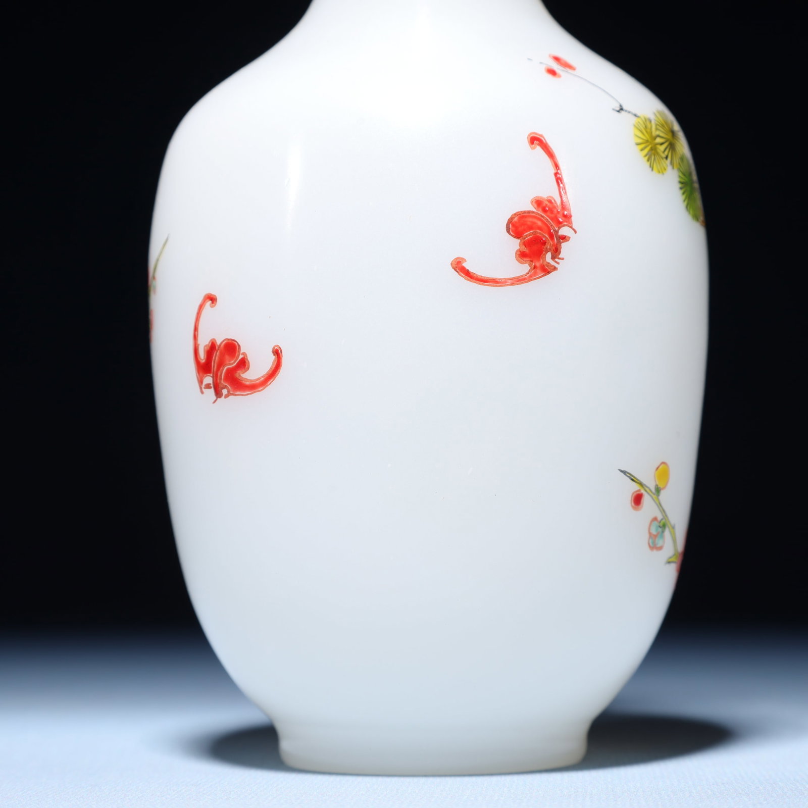 An Exquisite Glass Flower Pattern Vase - 6
