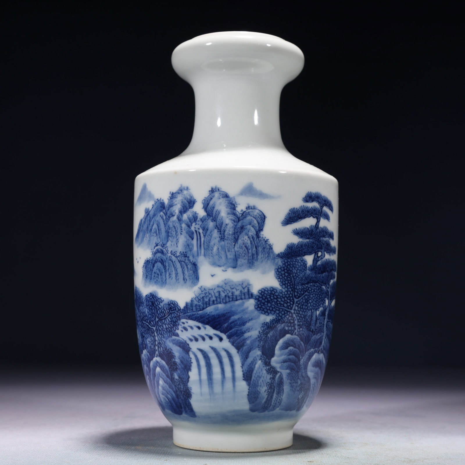 An Exquisite Blue and White Landscape and Figure Pattern Vase: An Exquisite Blue and White Landscape and Figure Pattern Vase,Qing Dynasty,China,Qianlong Six-character Mark,Size:3.9inx7.9in,Weight:550g