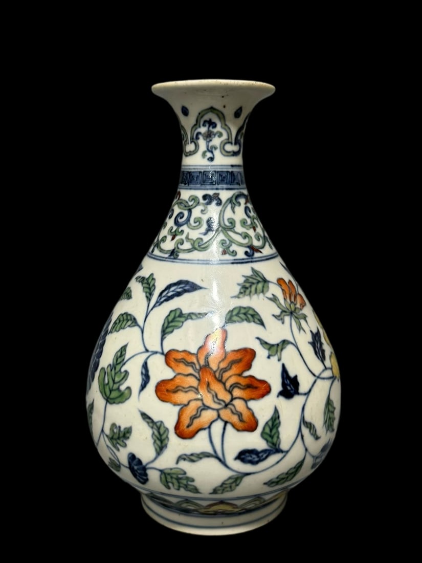 An Exquisite Doucai Flower Pattern Vase (1 of 6)