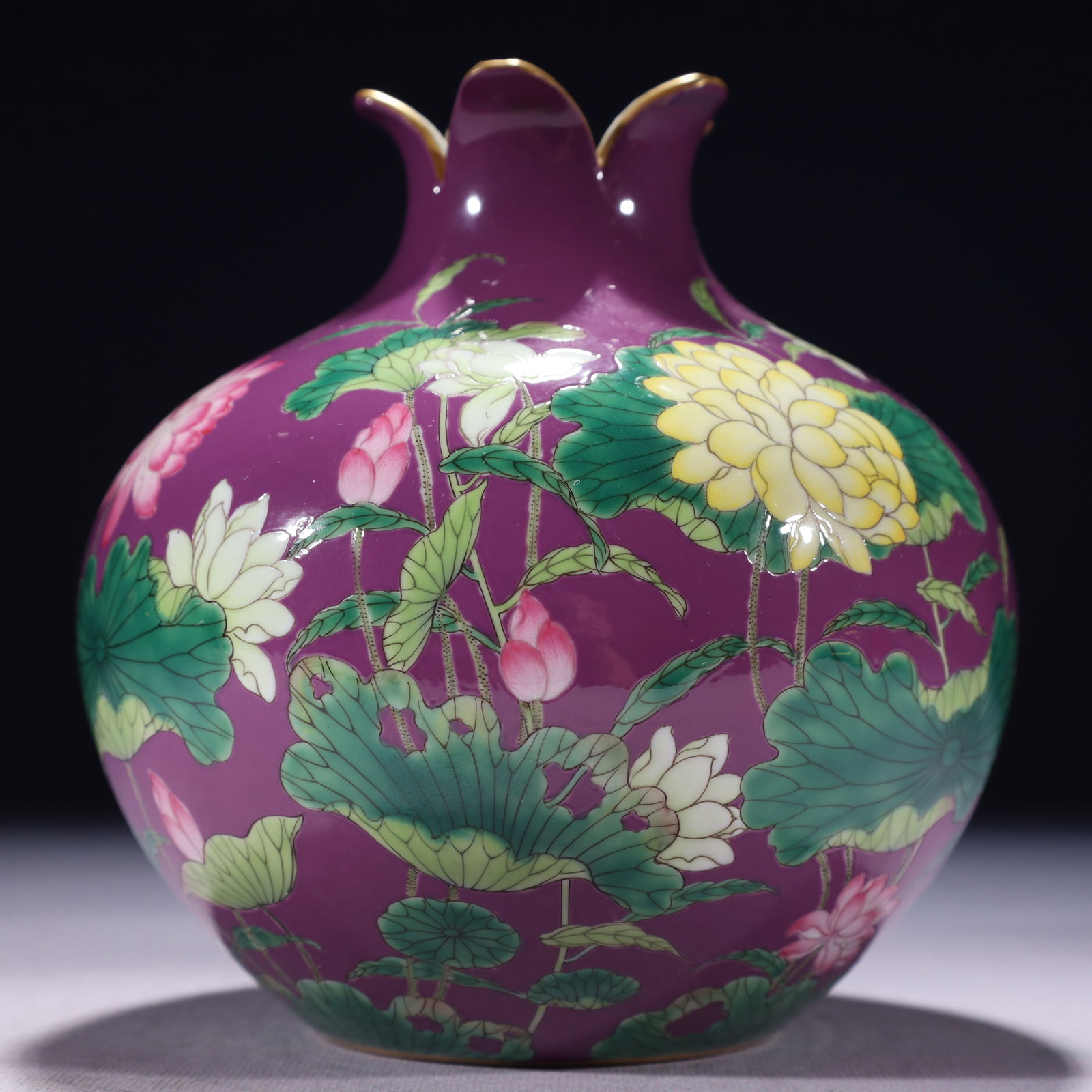 An Exquisite Purple Ground Famille-Rose Painted Gold Flower Pattern Vase: An Exquisite Purple Ground Famille-Rose Painted Gold Flower Pattern Vase,Qing Dynasty,China,Qianlong Six-character Mark,Size:5.9inx7.1in,Weight:800g 紫地粉彩描金