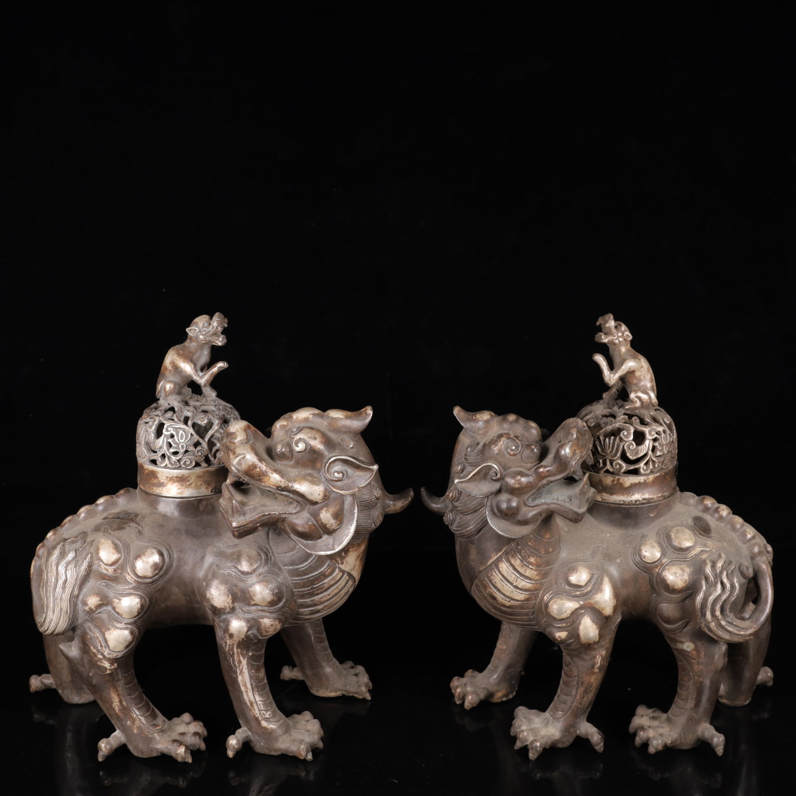 A Pair of Exquisite Silver-Plated Bronze Lion Ornaments (1 of 17)