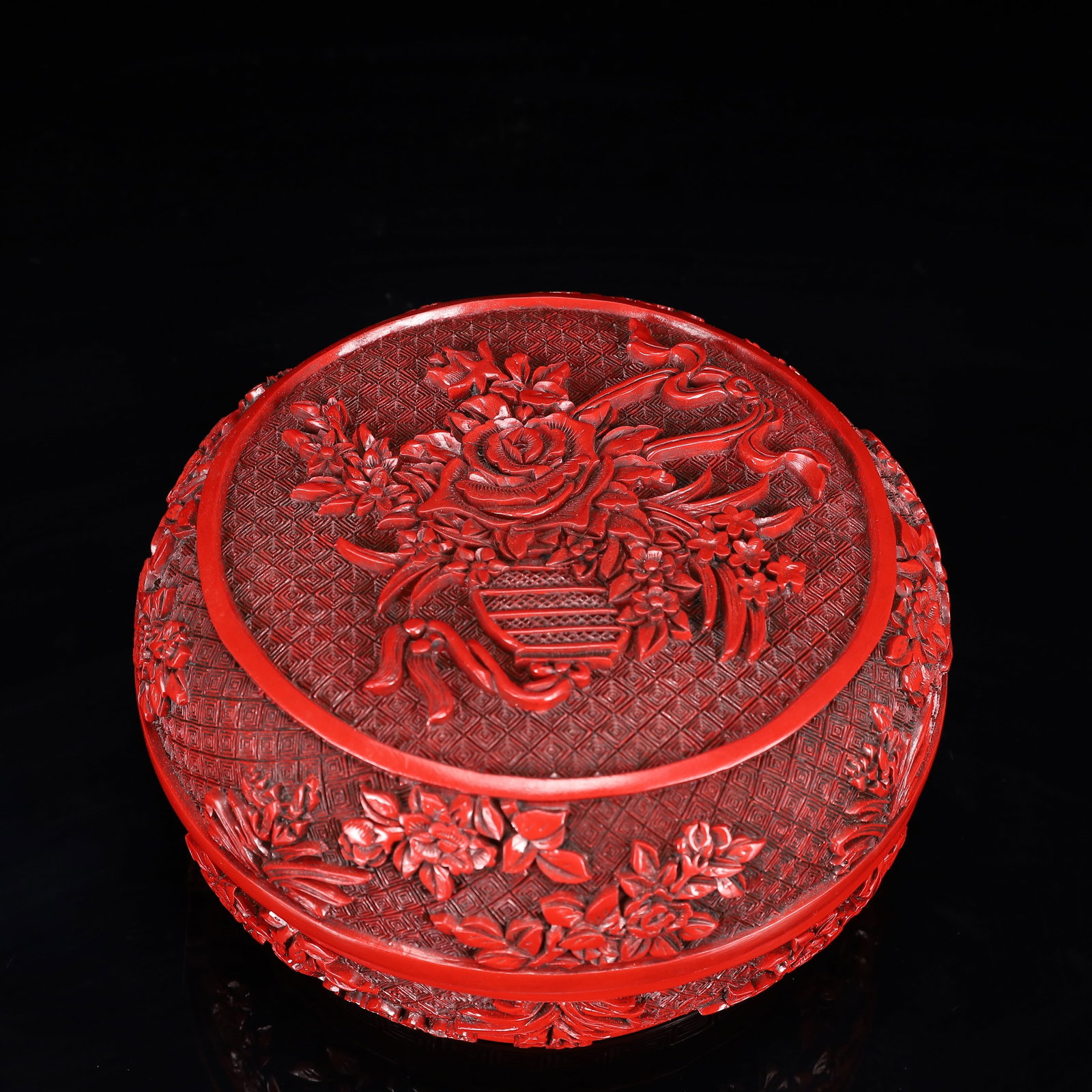 An Exquisite Carved Red Lacquer Flower Pattern Box with Cover: An Exquisite Carved Red Lacquer Flower Pattern Box with Cover,Qing Dynasty, China,Qianlong Four-character Mark,Size:8.3inx4.3in,Weight:1300g