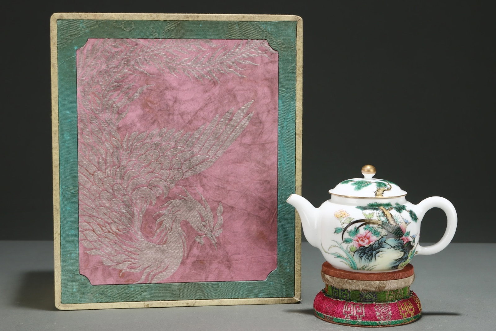 An Exquisite Famille-Rose Painted Gold Flower and Bird Pattern Teapot,with poem: An Exquisite Famille-Rose Painted Gold Flower and Bird Pattern Teapot,with poem,Qing Dynasty,China,Yongzheng Four-character Mark,Size:3.7inx5.8in 粉彩描金花鸟ಬ