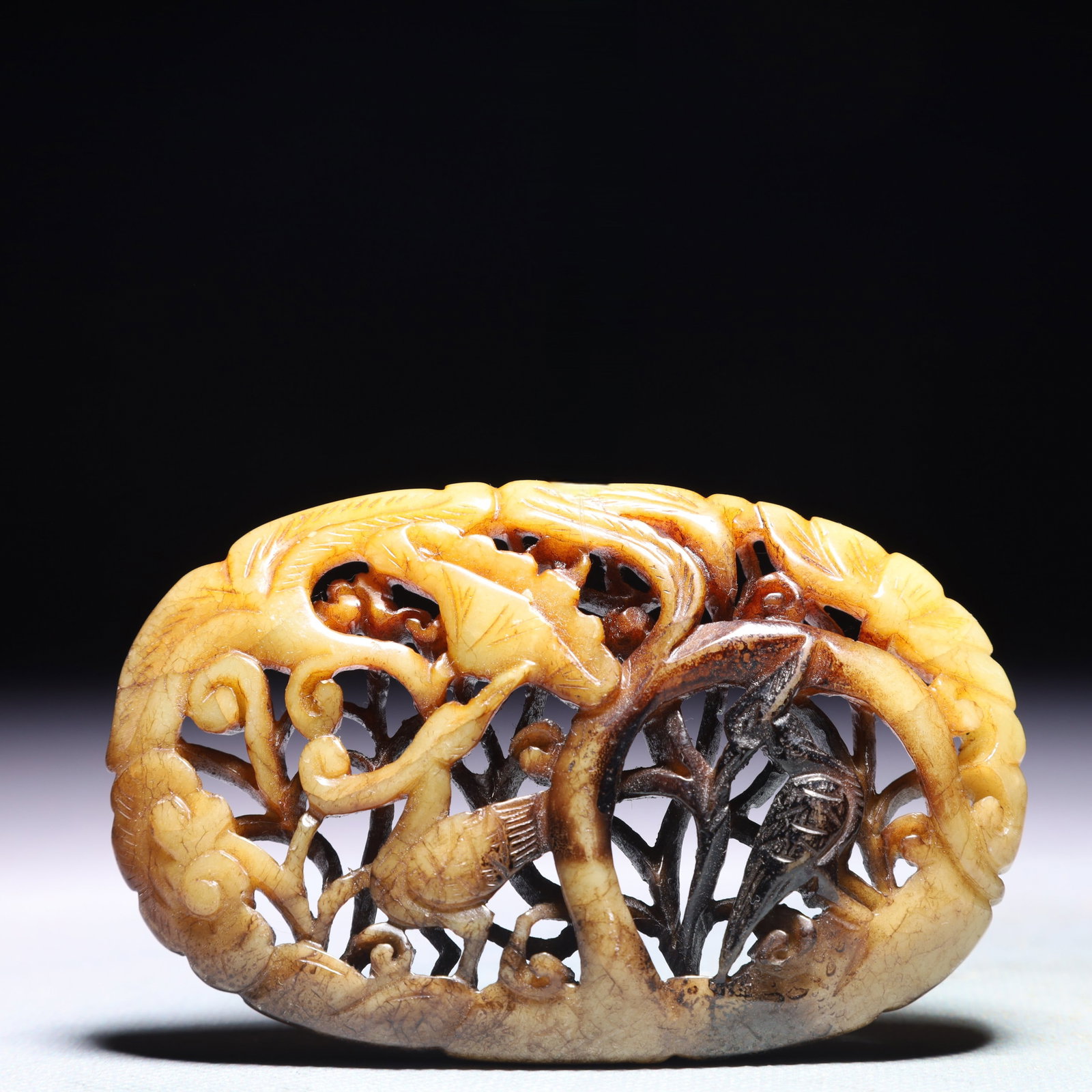 An Exquisite Archaic Jade Flower and Crane Pattern Pendant: An Exquisite Archaic Jade Flower and Crane Pattern Pendant,Ancient Time,China,Size:3.5inx2.4in,Weight:68g