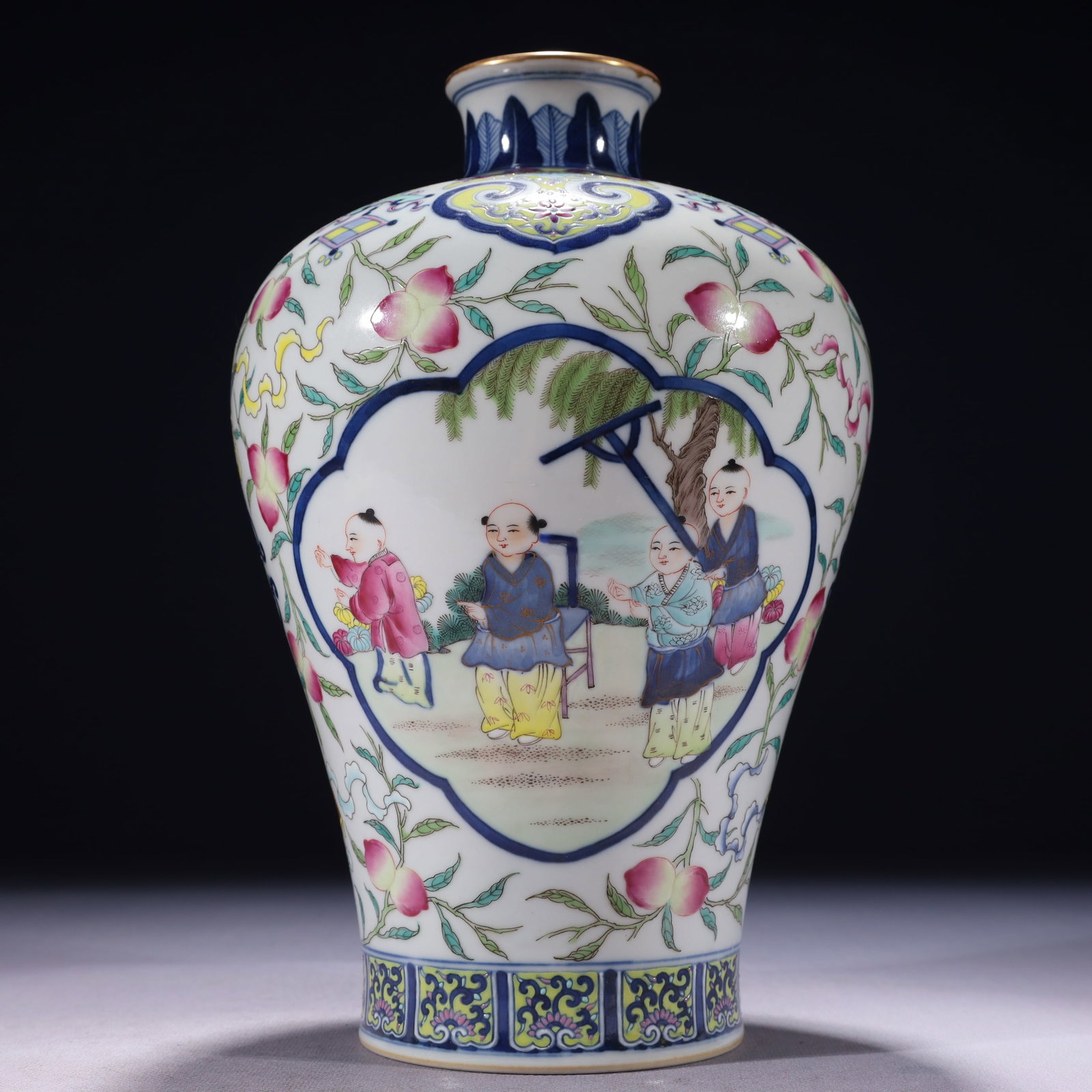 An Exquisite Blue and White Famille-Rose Painted Gold Character and Story Pattern Vase: An Exquisite Blue and White Famille-Rose Painted Gold Character and Story Pattern Vase,Qing Dynasty,China,Qianlong Six-character Mark,Size:6.3inx10.6in,Weight:1300g 青花粉彩