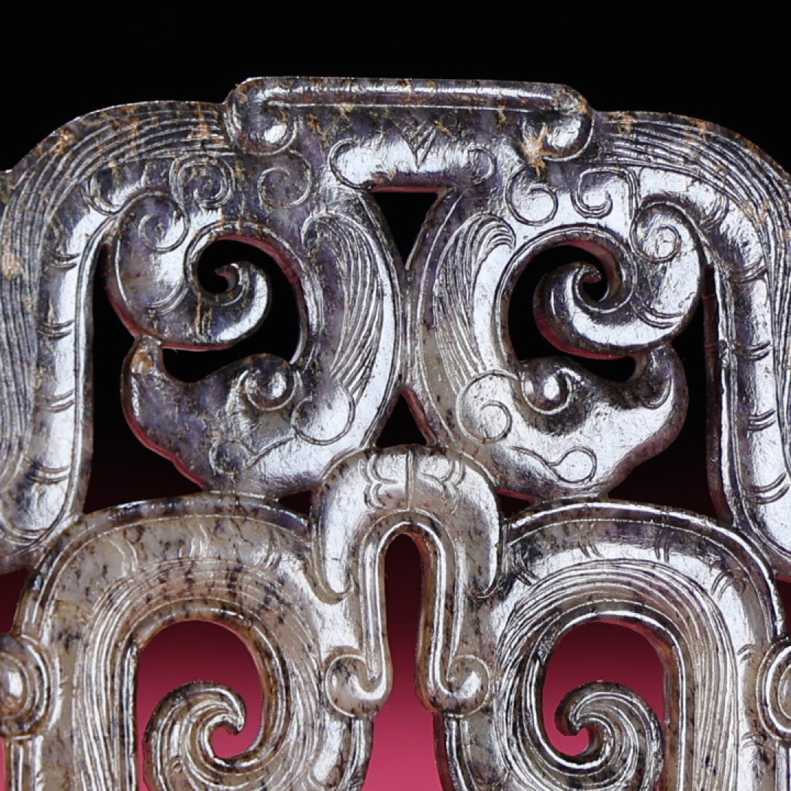 An Exquisite White Jade Dragon Pattern Pendant - 2