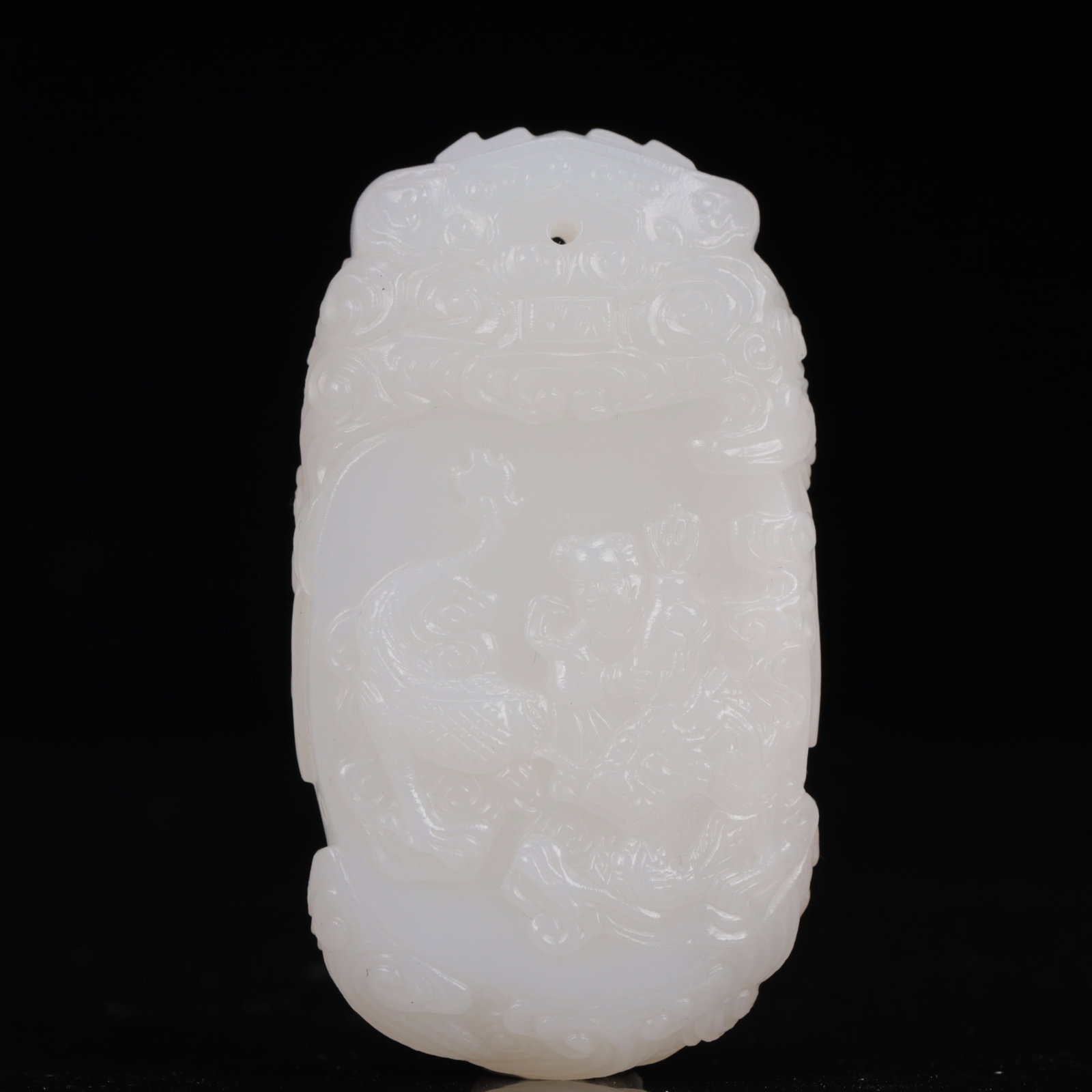 An Exquisite White Jade Figure Pattern Pendant: An Exquisite White Jade Figure Pattern Pendant,Qing Dynasty, China,Size:1.6inx0.6inx2.8in,Weight:91g 白玉人物纹牌,中国清代