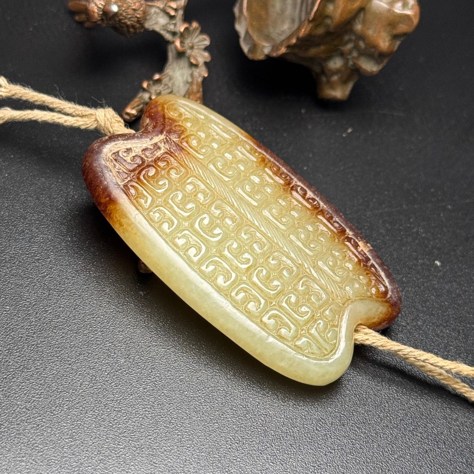 An Exquisite White Jade Ruyi Pattern Pendant - 4