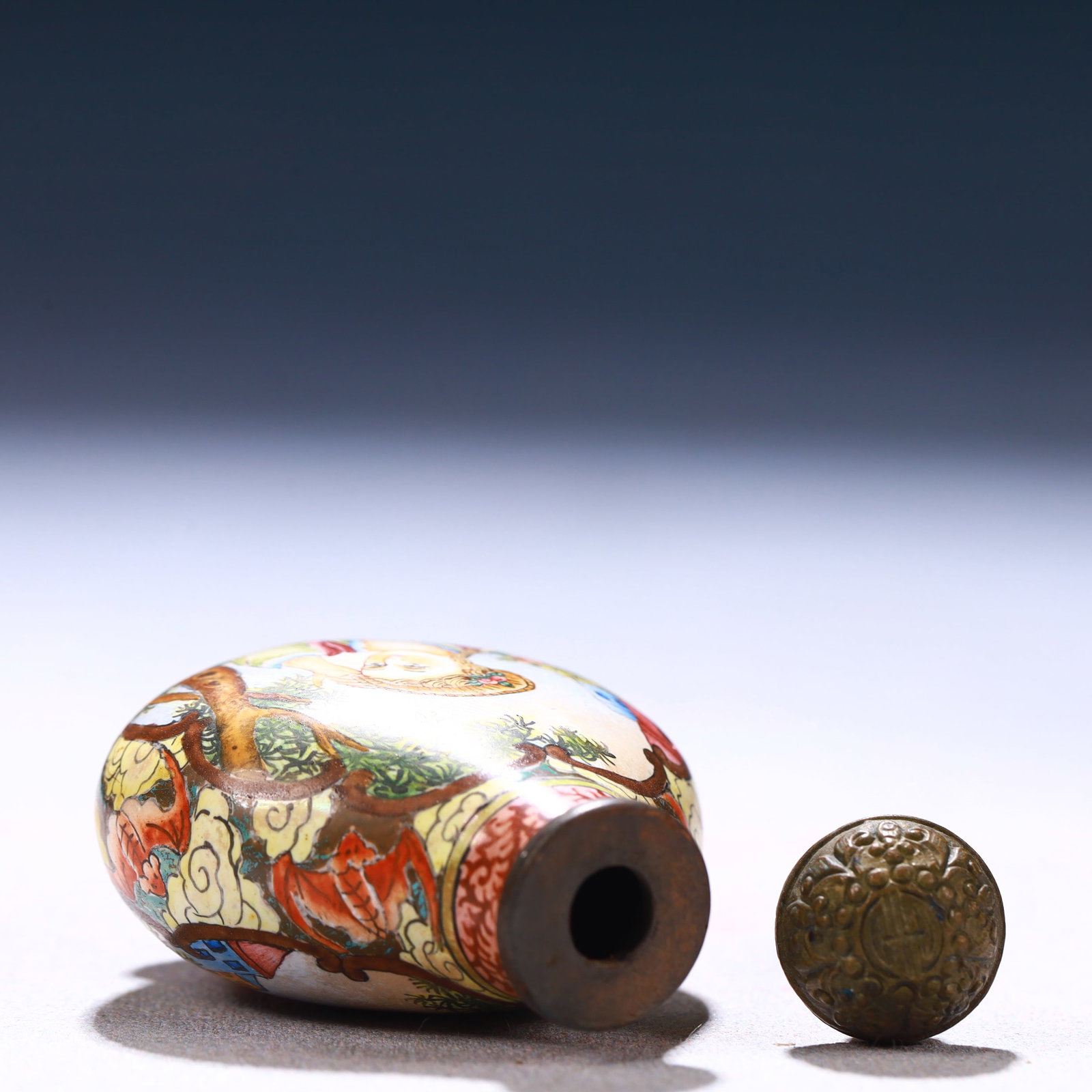 An Exquisite Painted Enamel Figure Pattern Snuff Bottle - 5