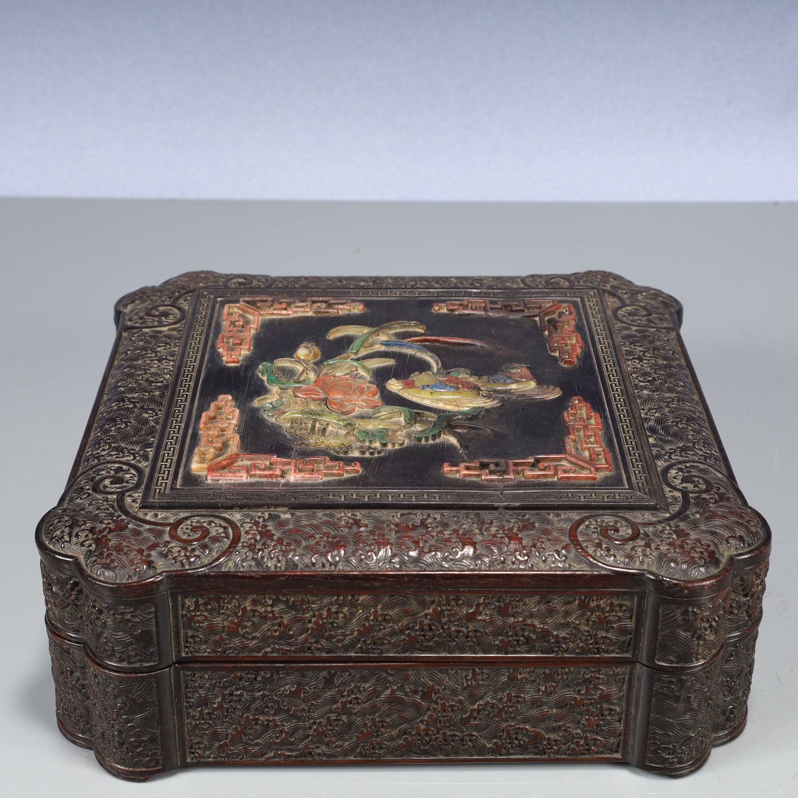 An Exquisite Zitanwood Seawater,Flower and Bird Pattern Cover Box,Inlaid Gems: An Exquisite Zitanwood Seawater,Flower and Bird Pattern Cover Box,Inlaid Gems,Qing Dynasty, China,Size:9.8inx3.3in,Weight:1550g 紫檀木海水花鸟纹盖
