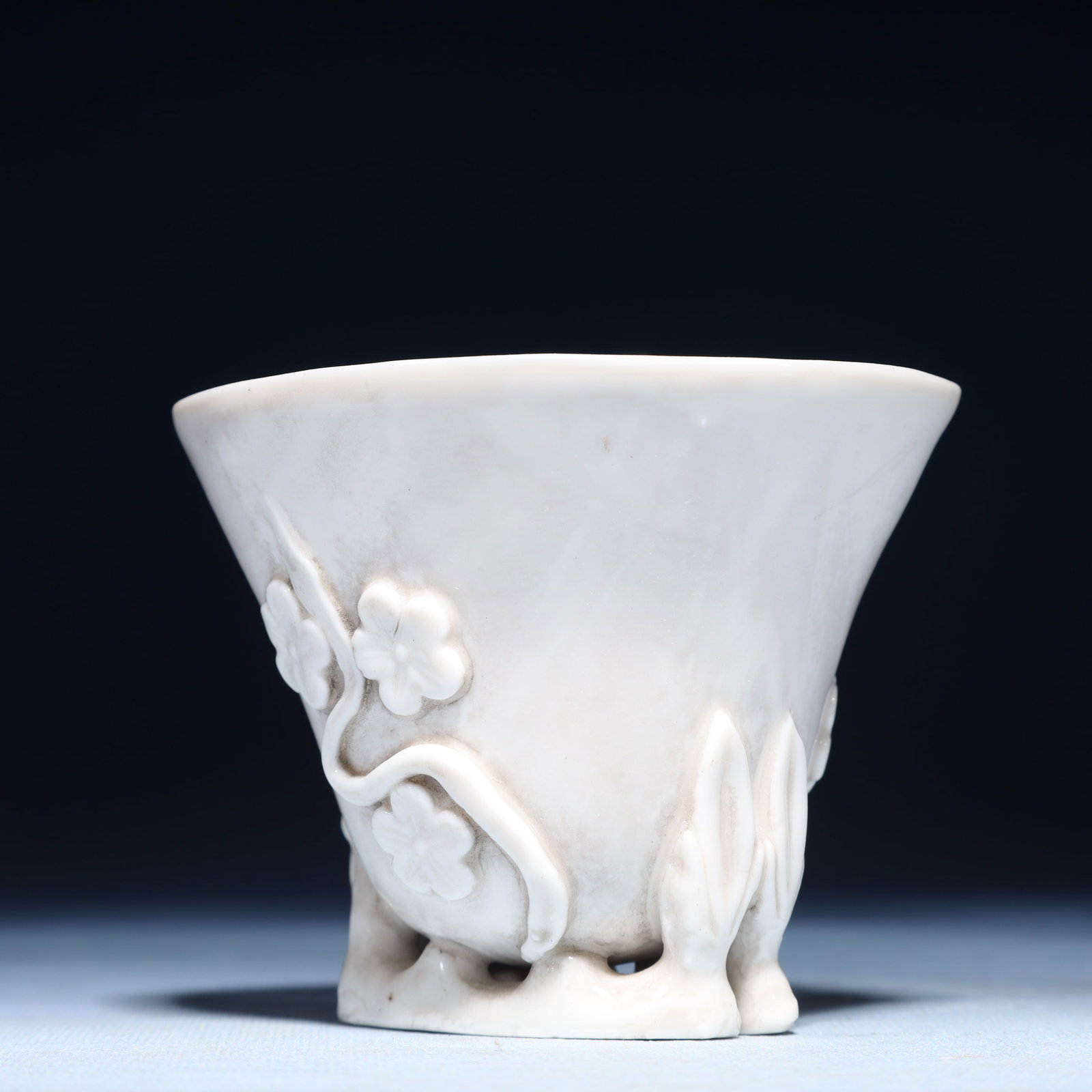 An Exquisite Blance-De-Chine Flower Pattern Cup - 2