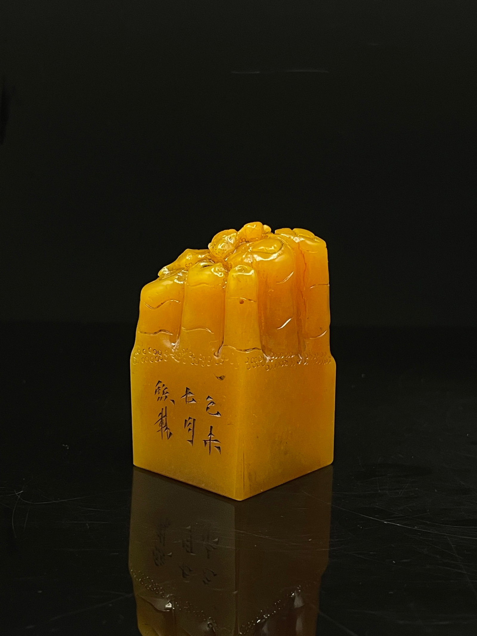 An Exquisite Shoushan Stone Bamboo Pattern Ornament: An Exquisite Shoushan Stone Bamboo Pattern Ornament,Qing Dynasty,China,With Mark,Size:1.3inx1.3inx2.2in,Weight:143g 寿山石竹纹摆件,中国清