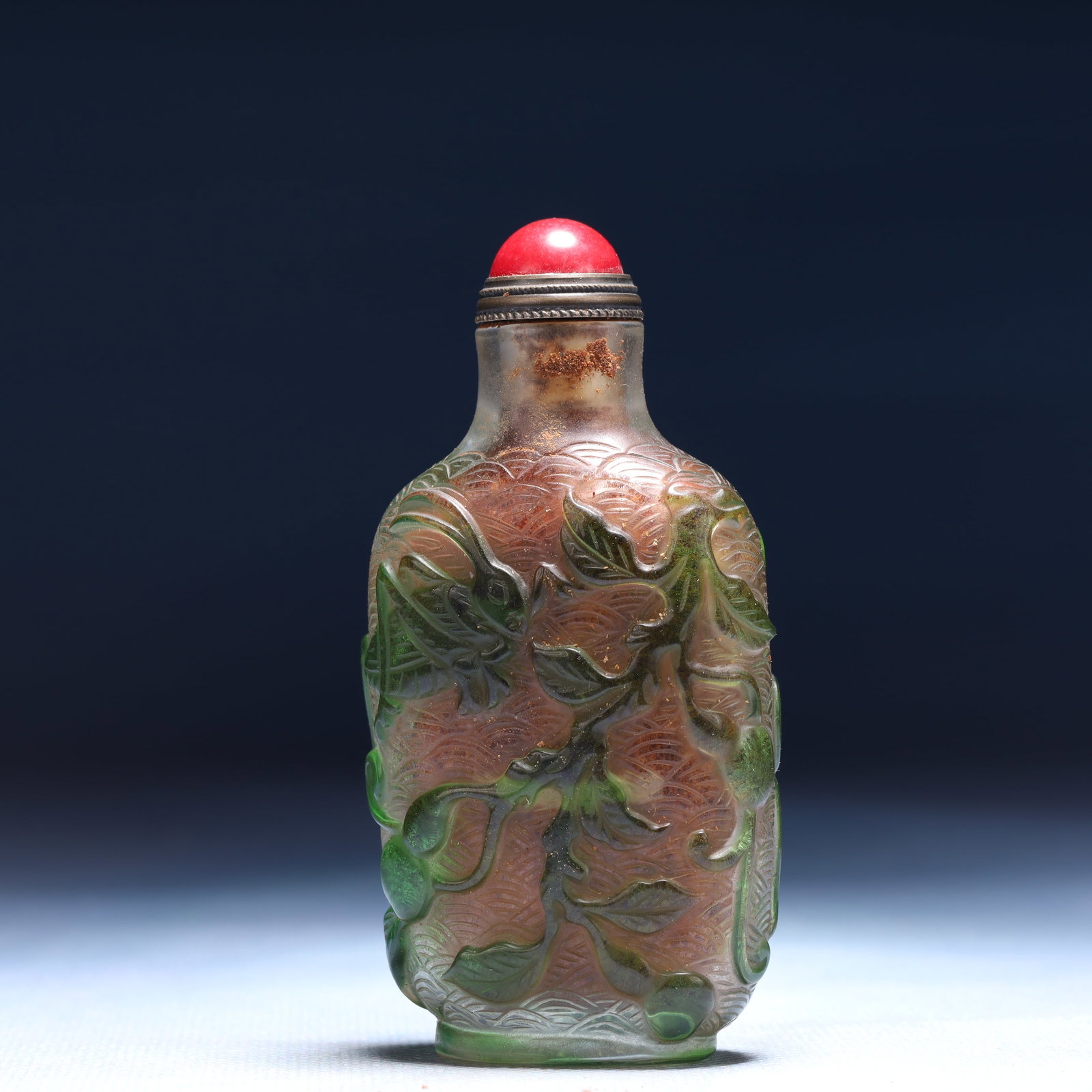 An Exquisite Glass Cricket Pattern Snuff Bottle - 2
