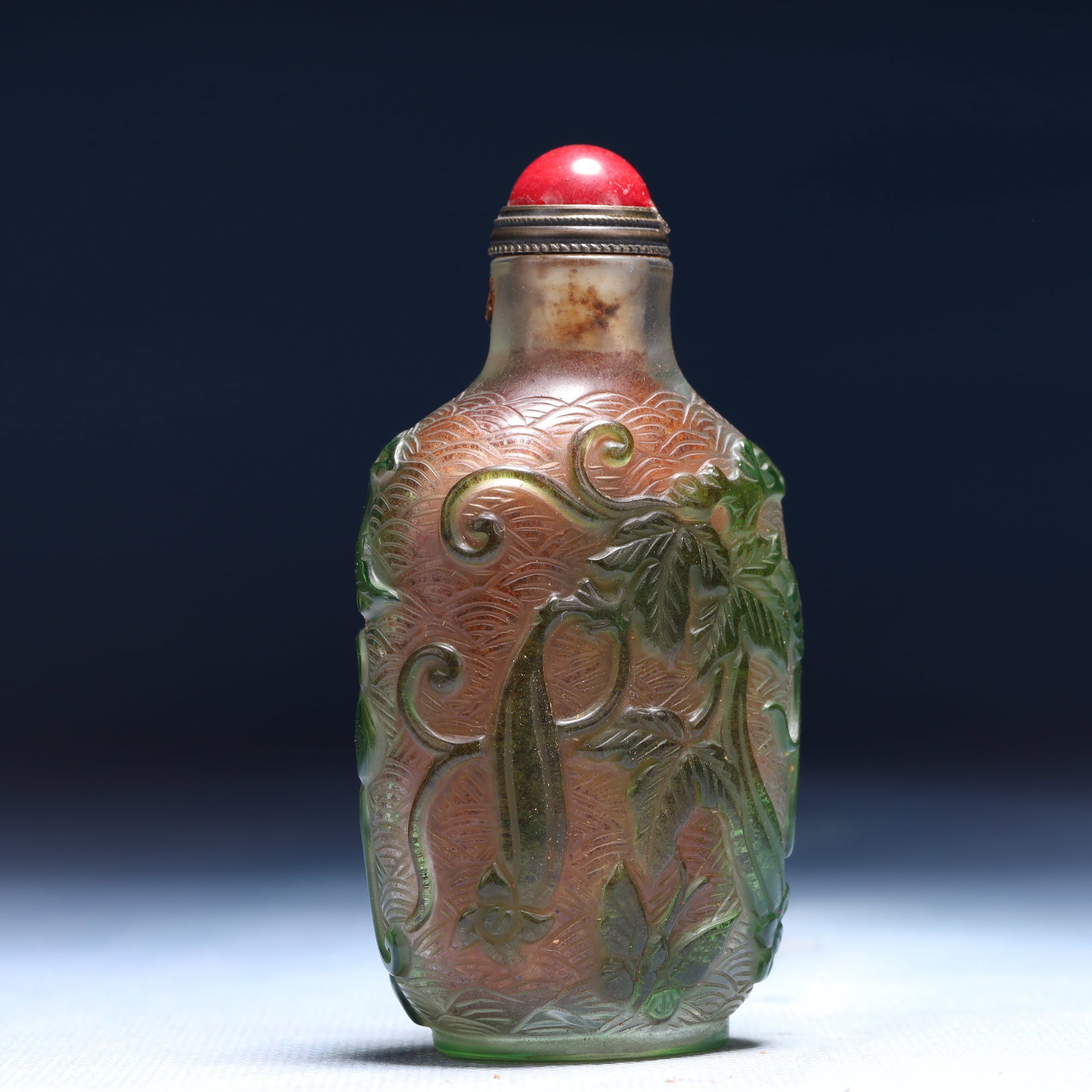 An Exquisite Glass Cricket Pattern Snuff Bottle - 3