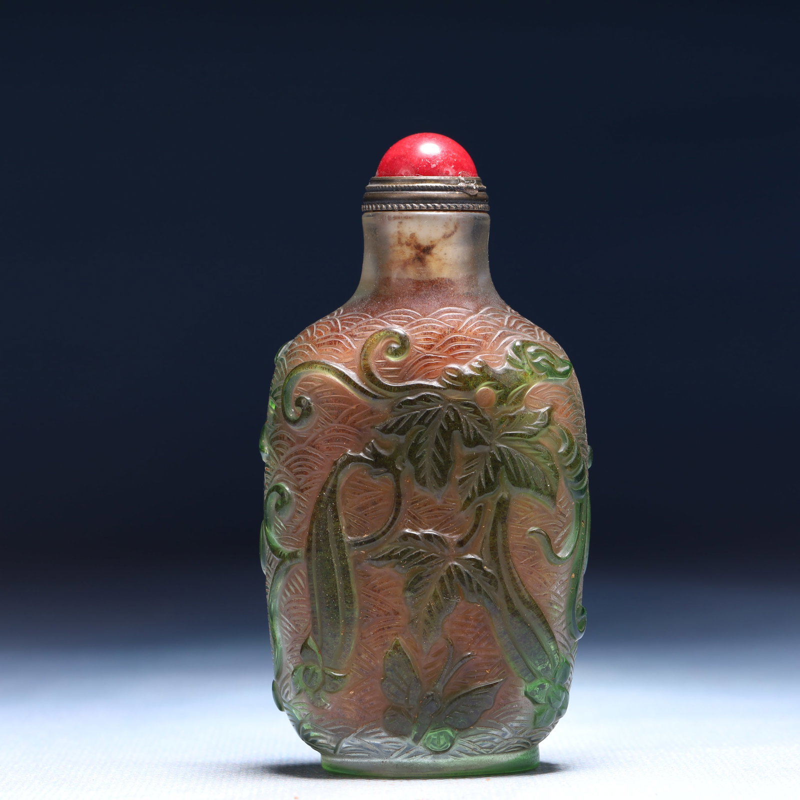 An Exquisite Glass Cricket Pattern Snuff Bottle - 4