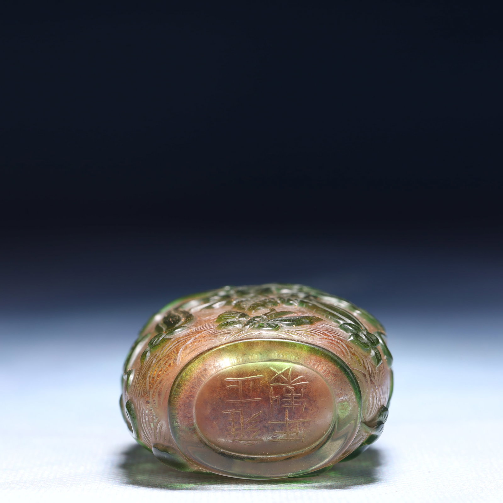 An Exquisite Glass Cricket Pattern Snuff Bottle - 7