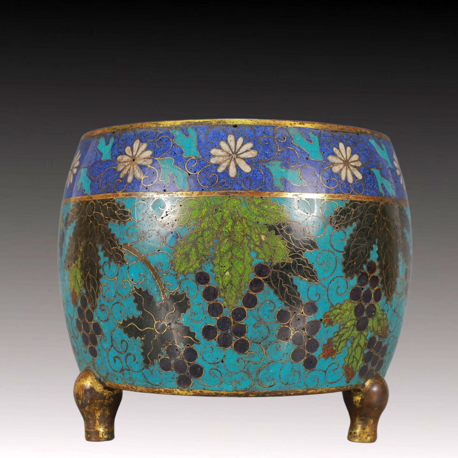 An Exquisite Cloisonne Grapes Pattern Tripod Censer: An Exquisite Cloisonne Grapes Pattern Tripod Censer,Ming Dynasty, China,Chenghua Four-character Mark,Size:7.1inx5.9in,Weight:1500g
