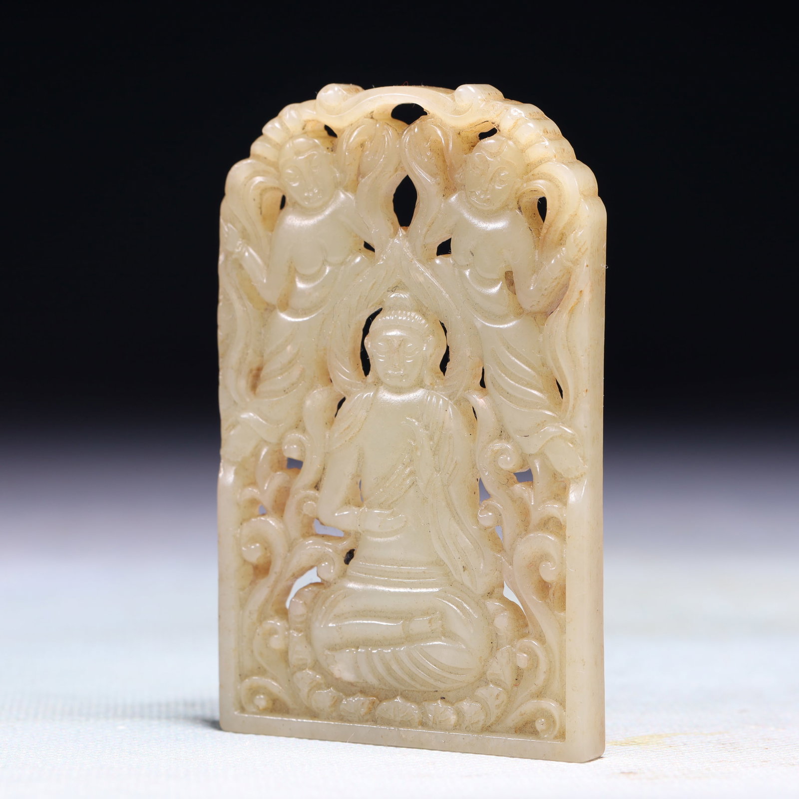 An Exquisite White Jade Figure Pattern Pendant - 2