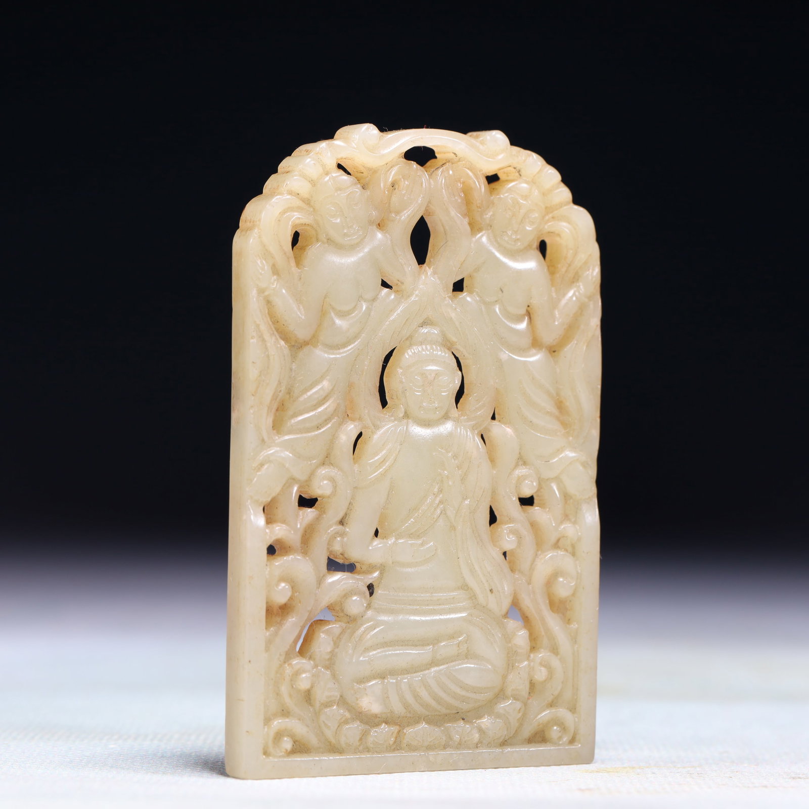 An Exquisite White Jade Figure Pattern Pendant - 3