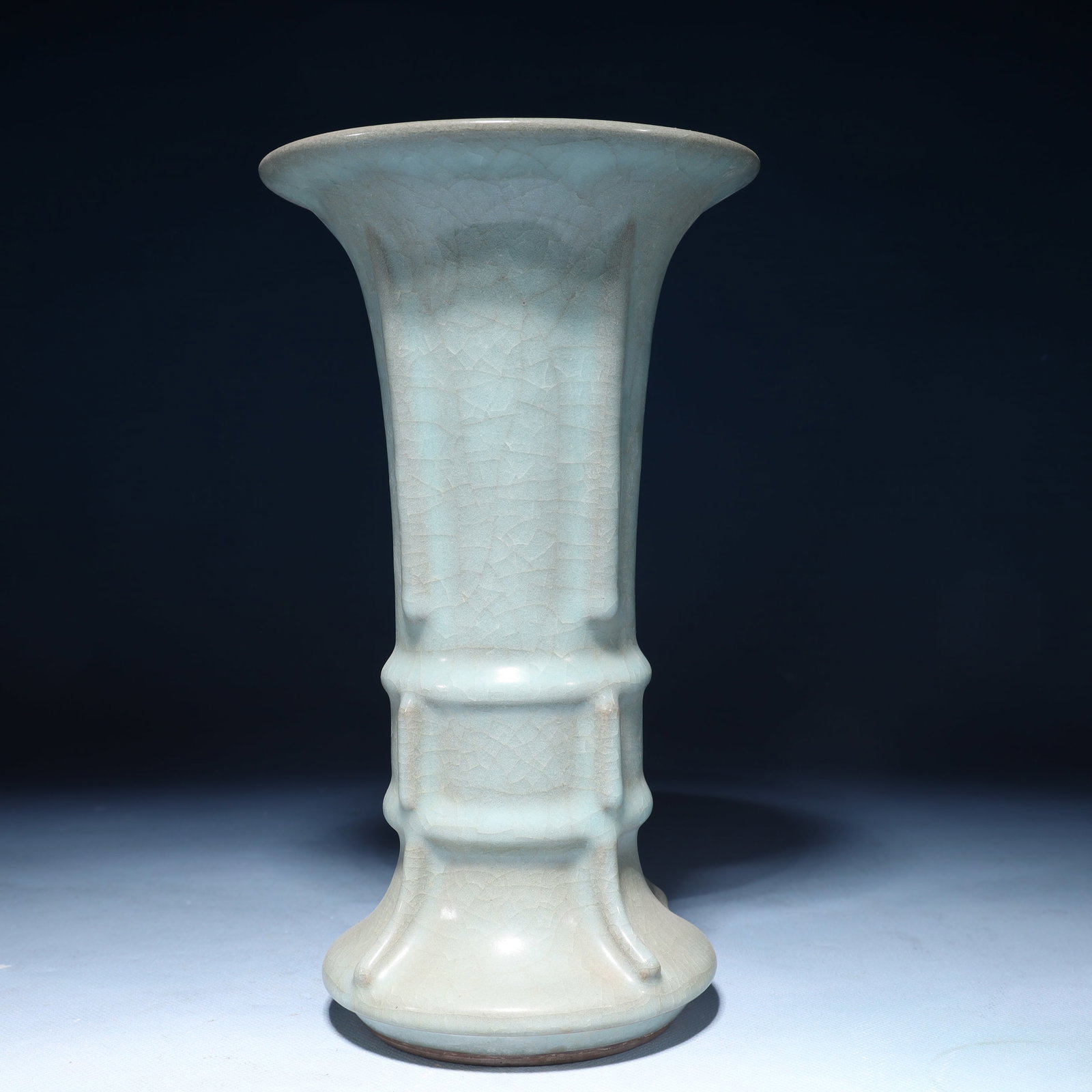 An Exquisite Guan yao Vase (1 of 8)