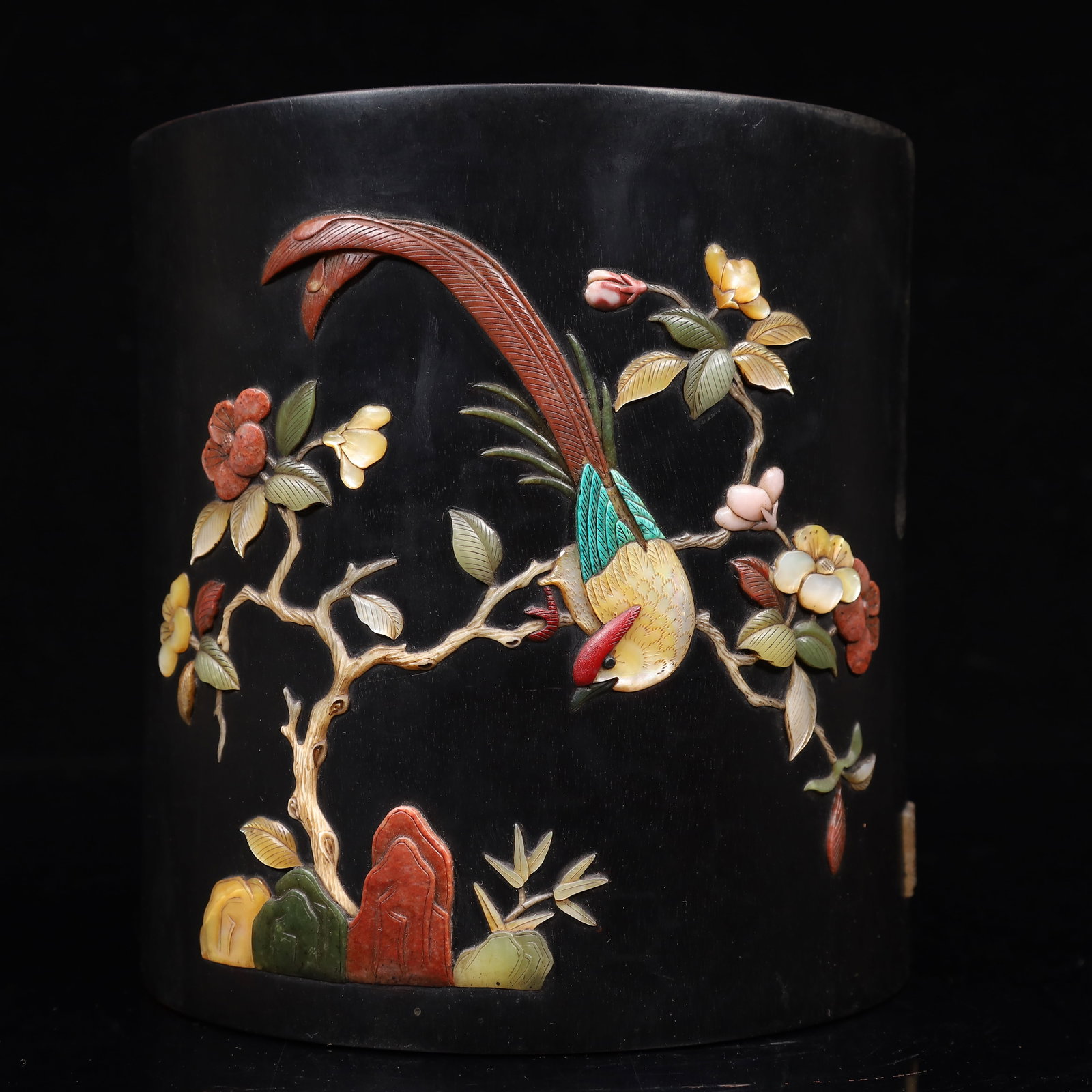 An Exquisite Zitanwood Inlaid Gems Flower and Bird Pattern Brush Pot: An Exquisite Zitanwood Inlaid Gems Flower and Bird Pattern Brush Pot,Qing Dynasty, China,Qianlong Four-character Mark,Size:5.5inx6.3in,Weight:1650g 紫檀木嵌百宝!