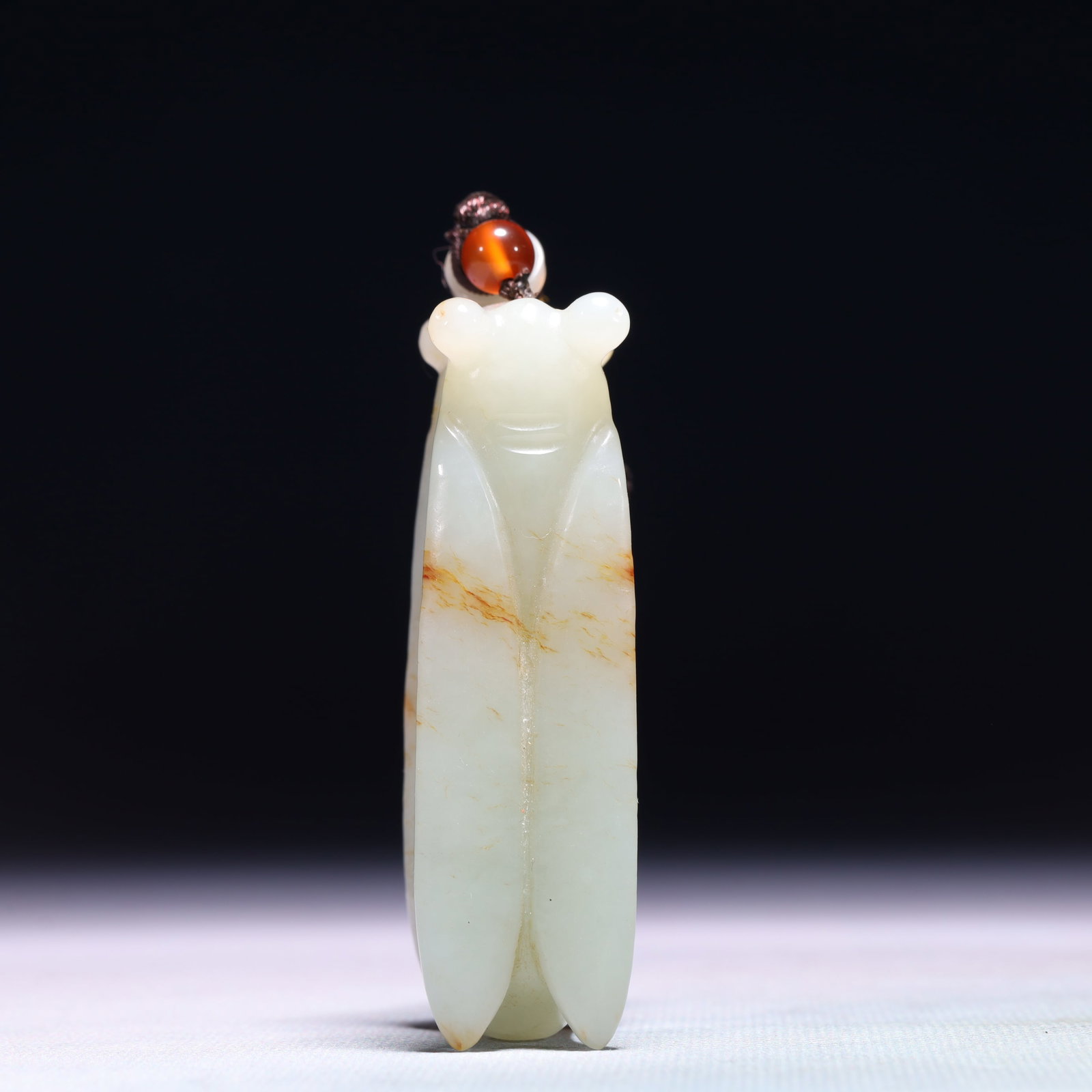 An Exquisite White Jade Cicada Pendant: An Exquisite White Jade Cicada Pendant,Qing Dynasty,China,Size:1.4inx0.8inx3in,Weight:103g 白玉蝉挂件,中国清代