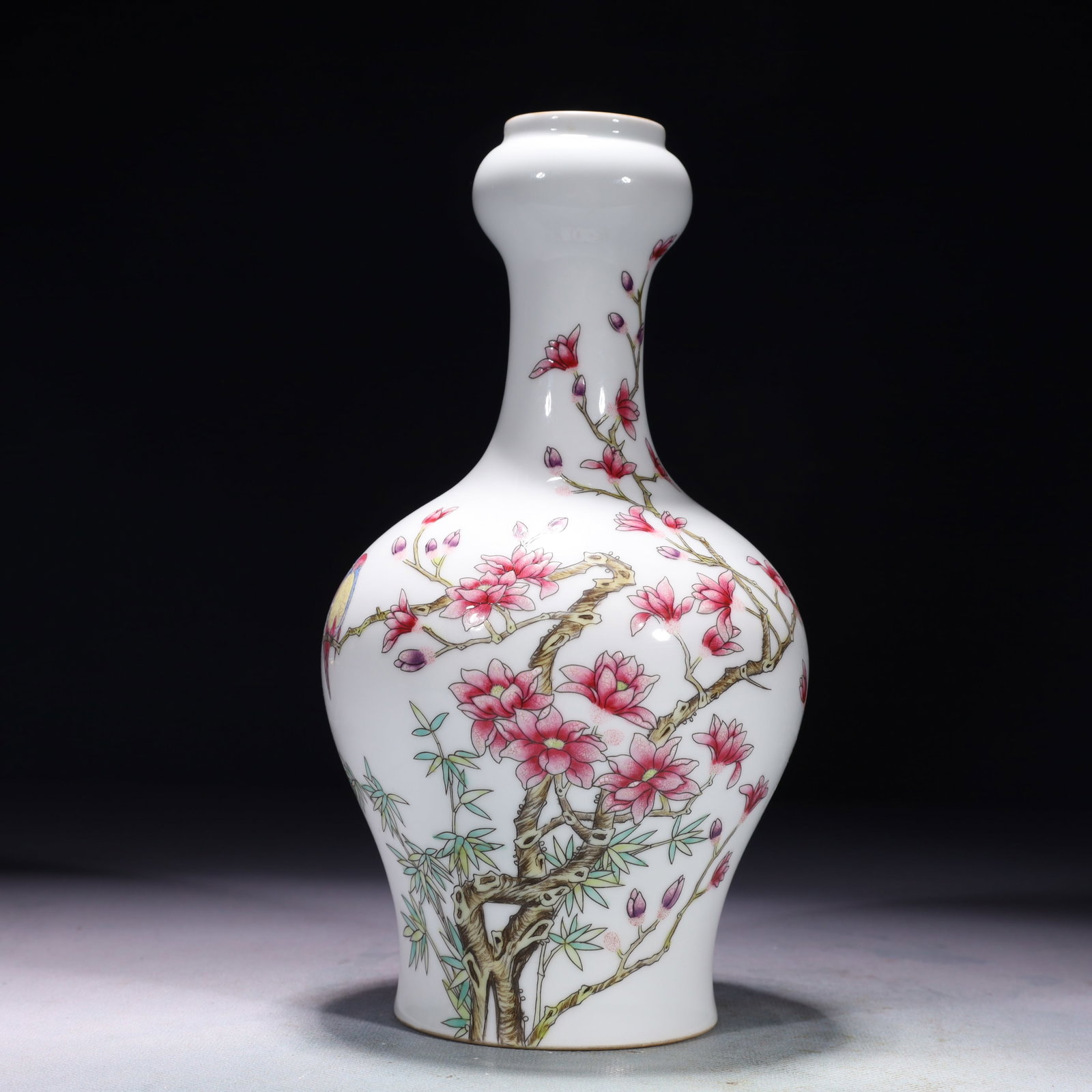 An Exquisite Famille-Rose Flower and Bird Pattern Vase,with poem: An Exquisite Famille-Rose Flower and Bird Pattern Vase,with poem,Qing Dynasty,China,Yongzheng Four-character Mark,Size:4.7inx9.1in,Weight:1500g