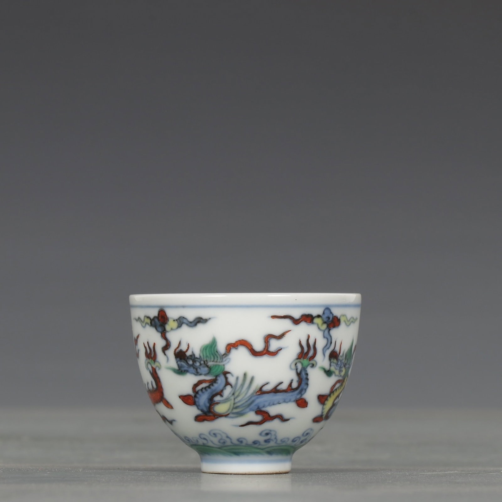 An Exquisite Doucai Auspicious Cloud and Dragon Pattern Cup - 4