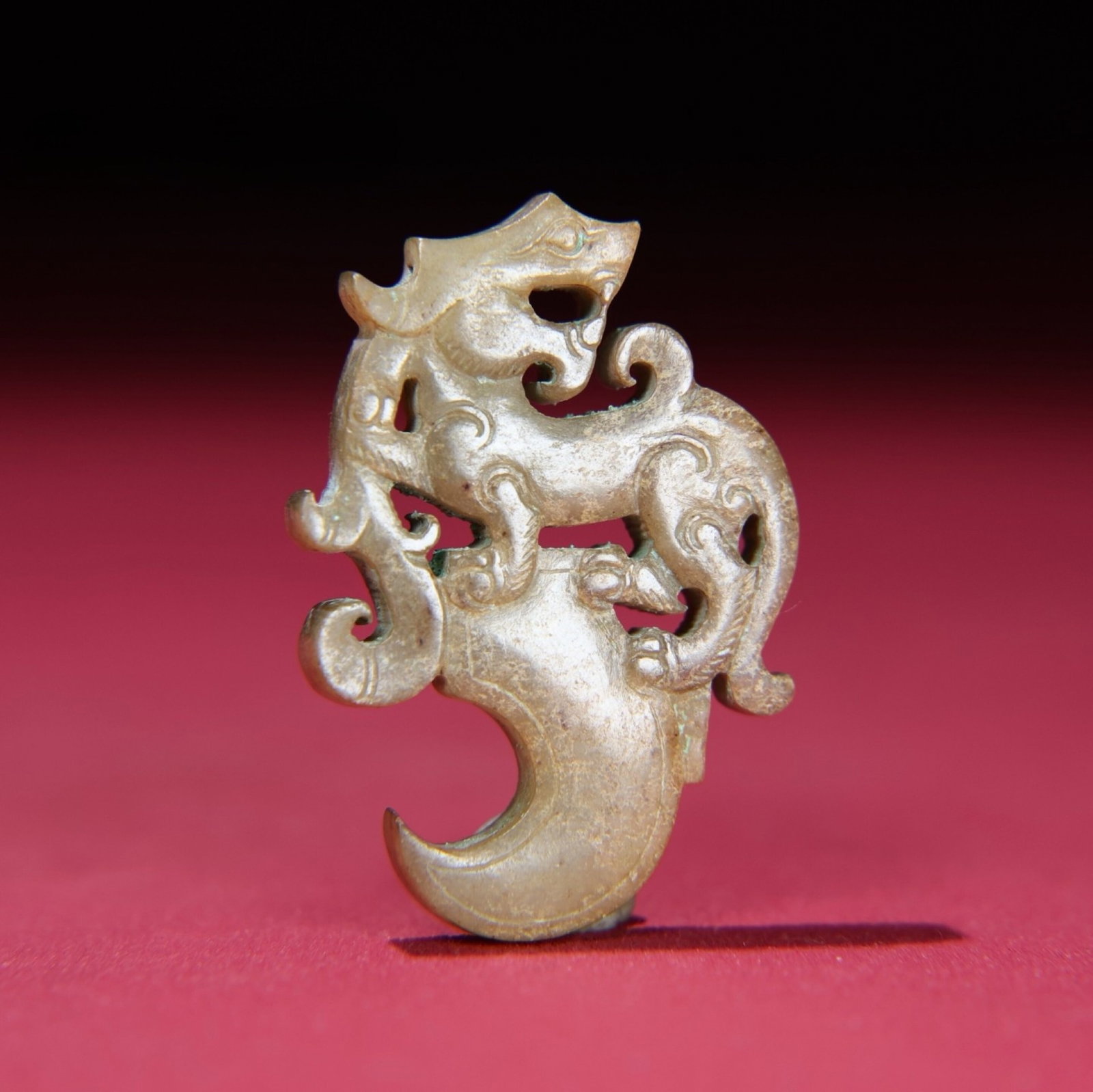 White Jade Dragon Pendant: White Jade Dragon Pendant,Qing Dynasty,China,Size:1.9inx1.3inx0.2in,Weight:16g 白玉龙挂件,中国清代