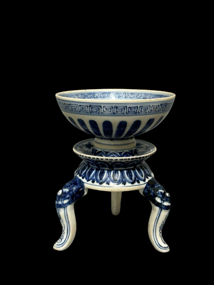 An Exquisite Blue and White Lotus,Flower and Phoenix Pattern Bowl,With Tripod Base (1 of 7)