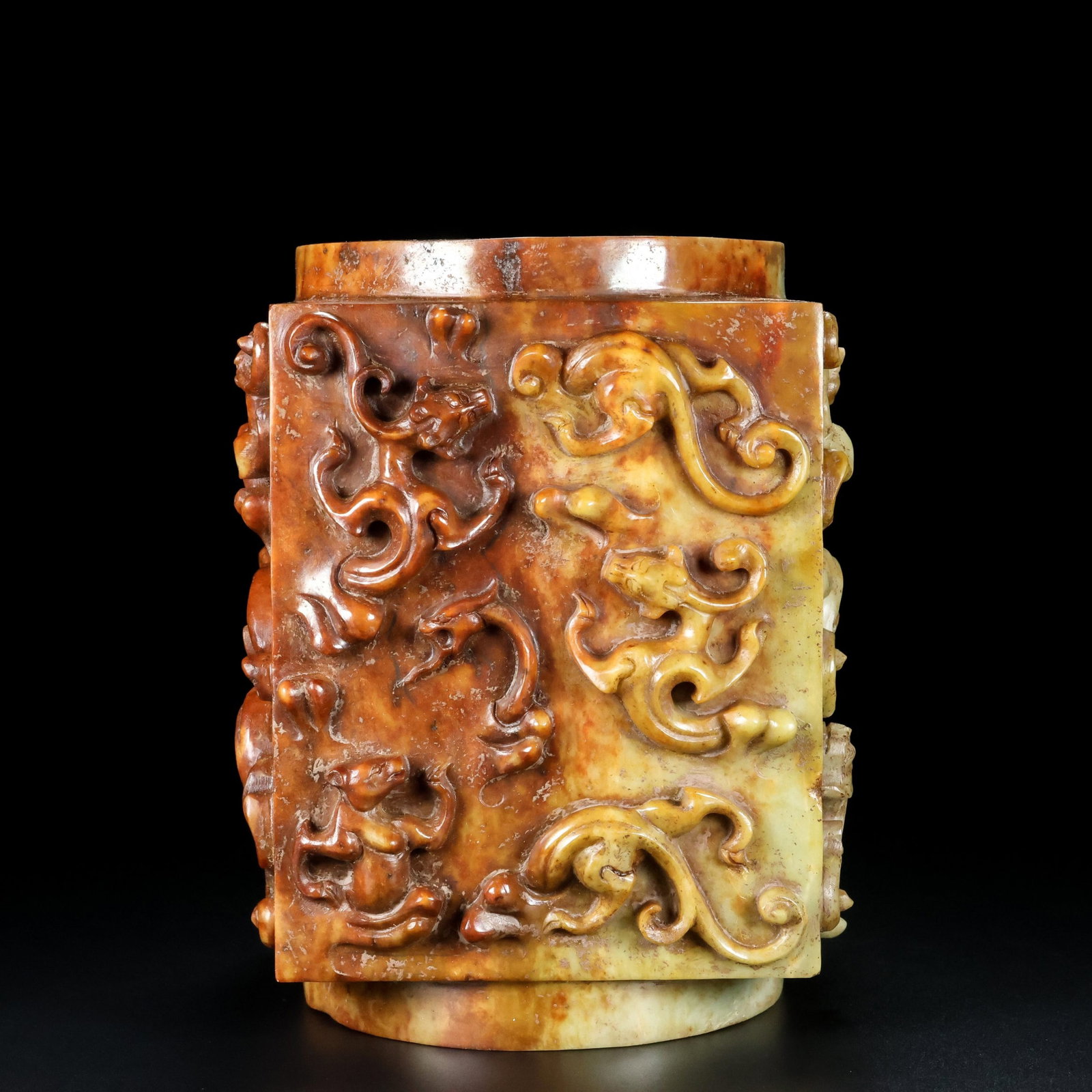 An Exquisite White Jade Chi-Dragon Pattern Jade Cong: An Exquisite White Jade Chi-Dragon Pattern Jade Cong,Qing Dynasty,China,Size:6.1inx4.6inx4.6in,Weight:3106g 白玉螭龙纹玉琮,中国清代